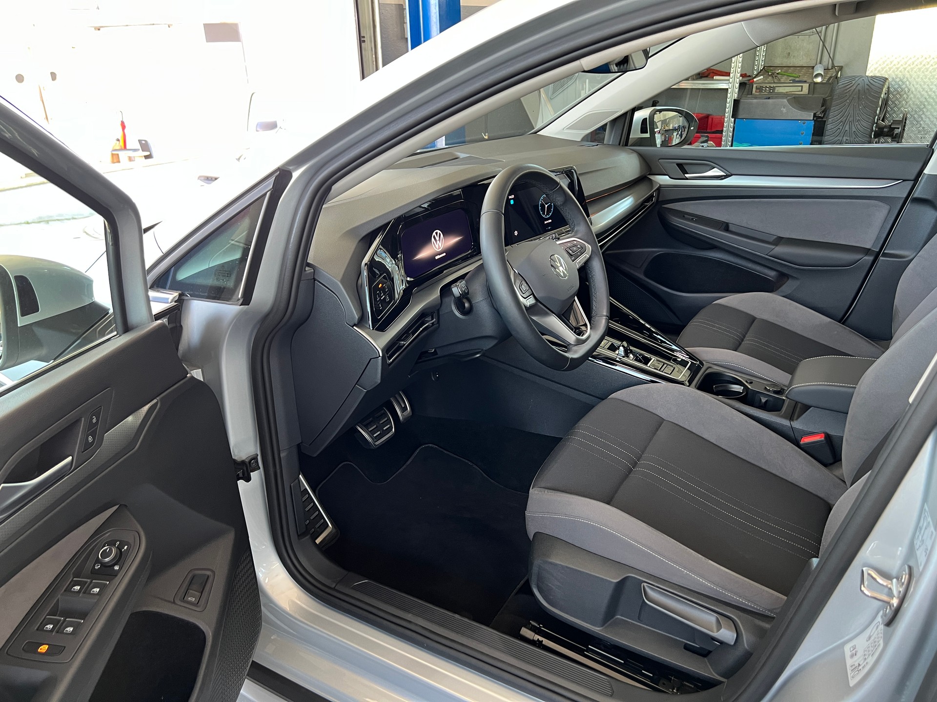 VW Golf 2.0 TDI Alltrack DSG 4Motion-image-4