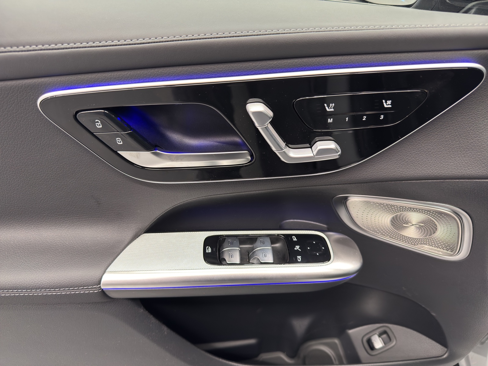 MERCEDES-BENZ GLC 220 d AMG Line 4Matic Coupé-image-12