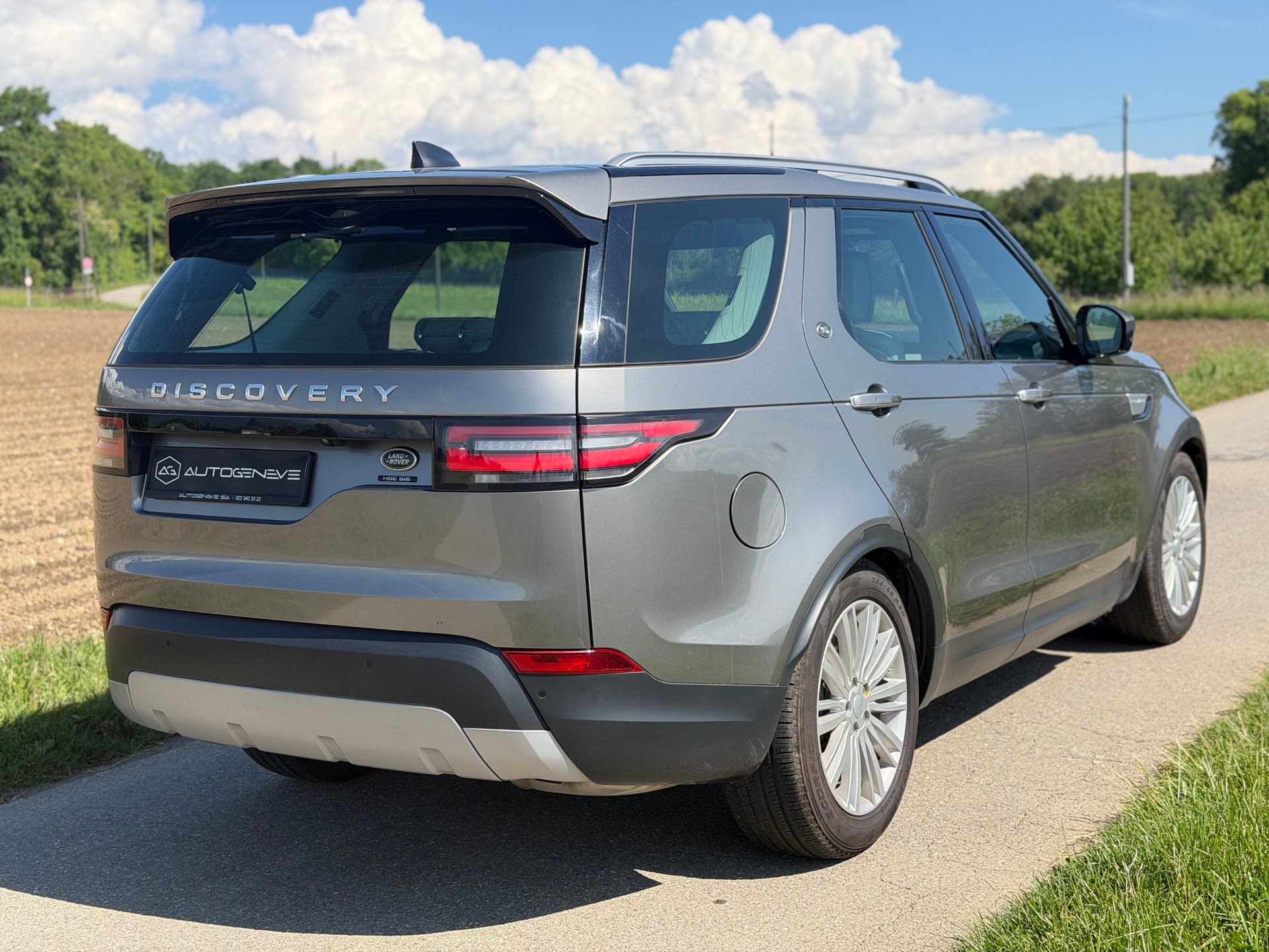 LAND ROVER Discovery 3.0 Si6 HSE Luxury Automatic-image-7