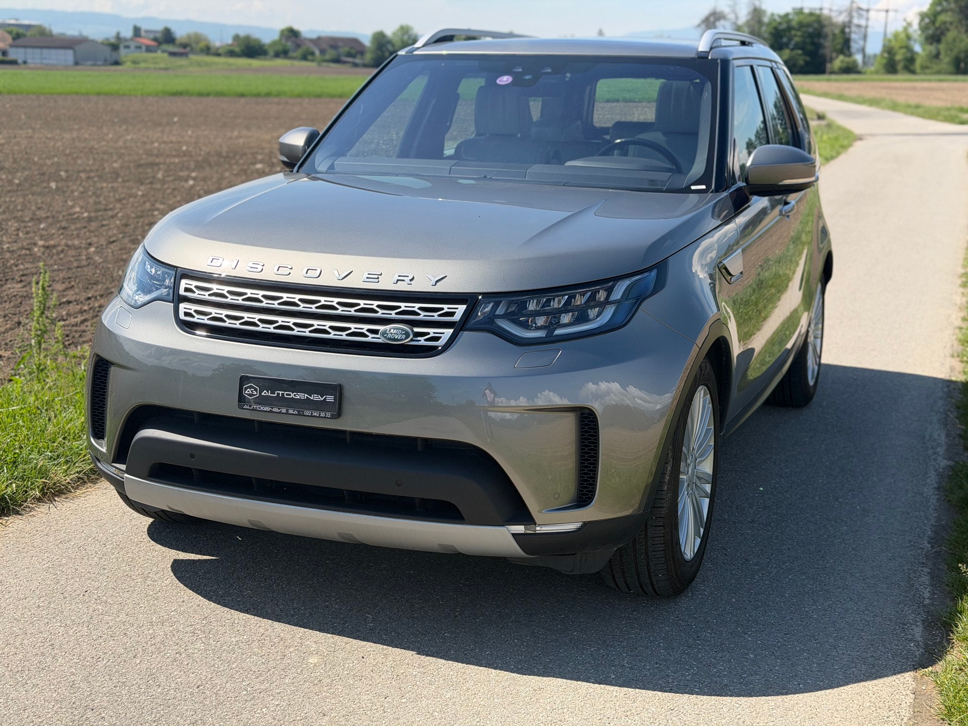 LAND ROVER Discovery 3.0 Si6 HSE Luxury Automatic-image-3