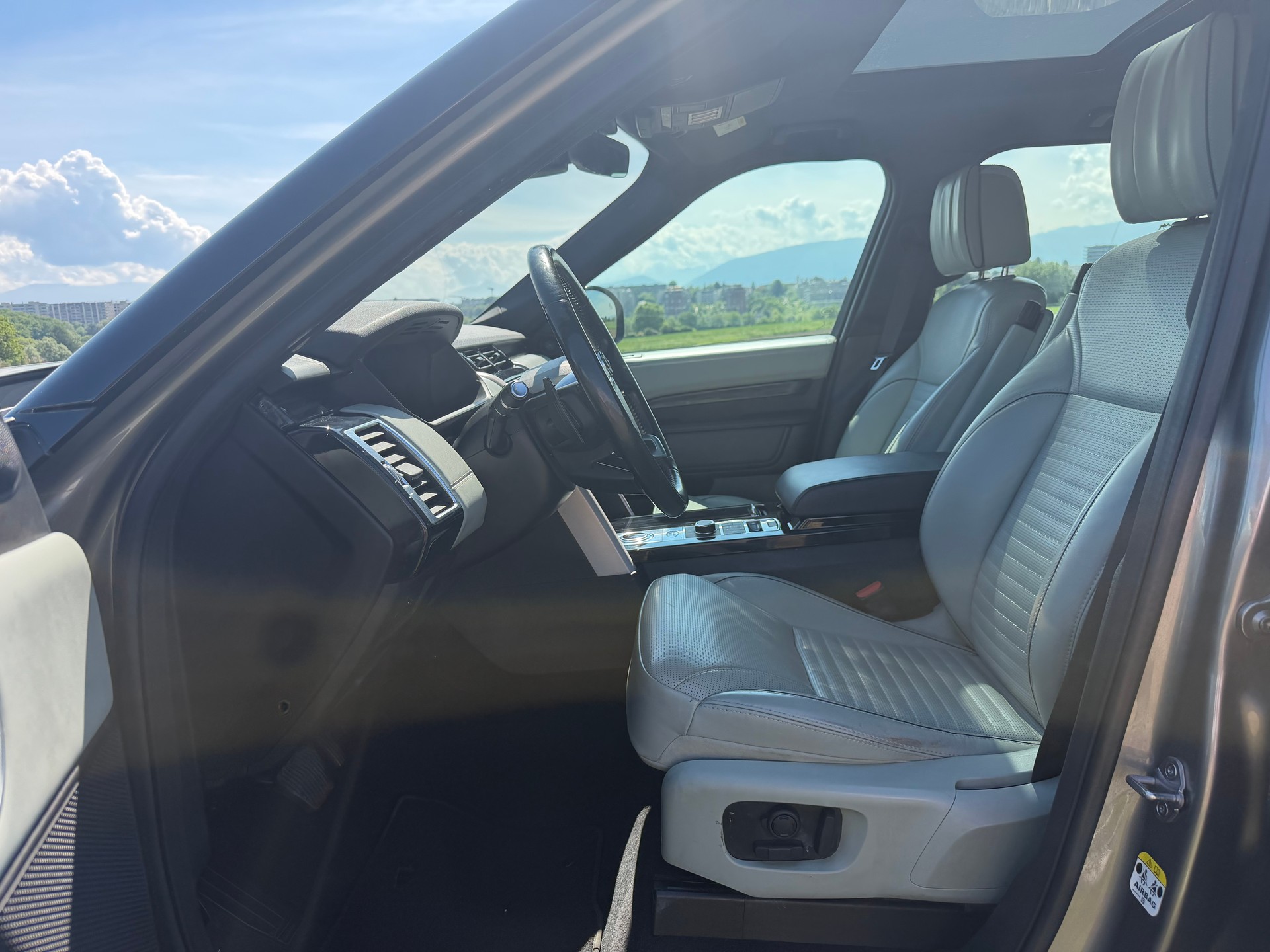 LAND ROVER Discovery 3.0 Si6 HSE Luxury Automatic-image-9