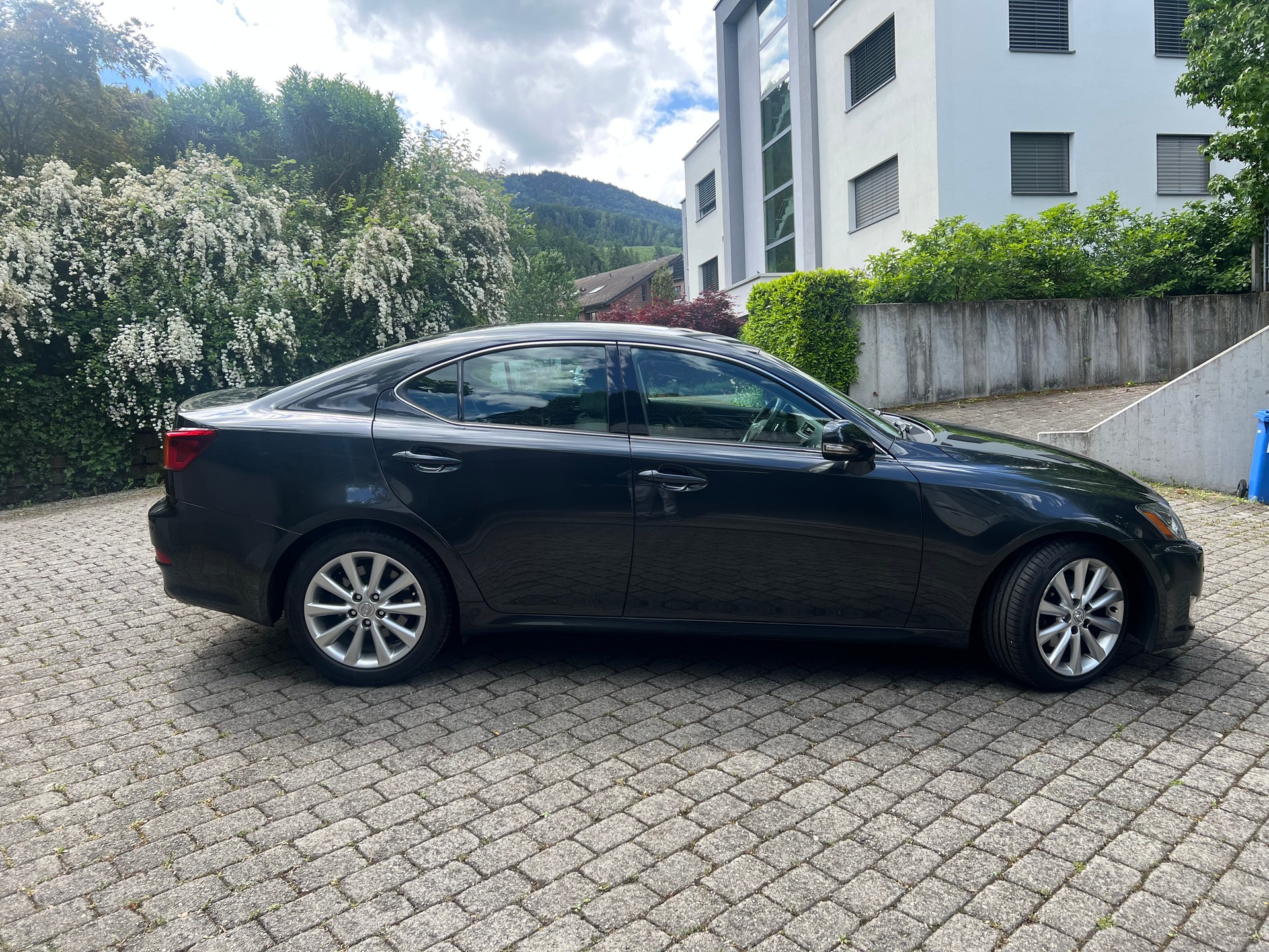 LEXUS 250 Edition-image-1