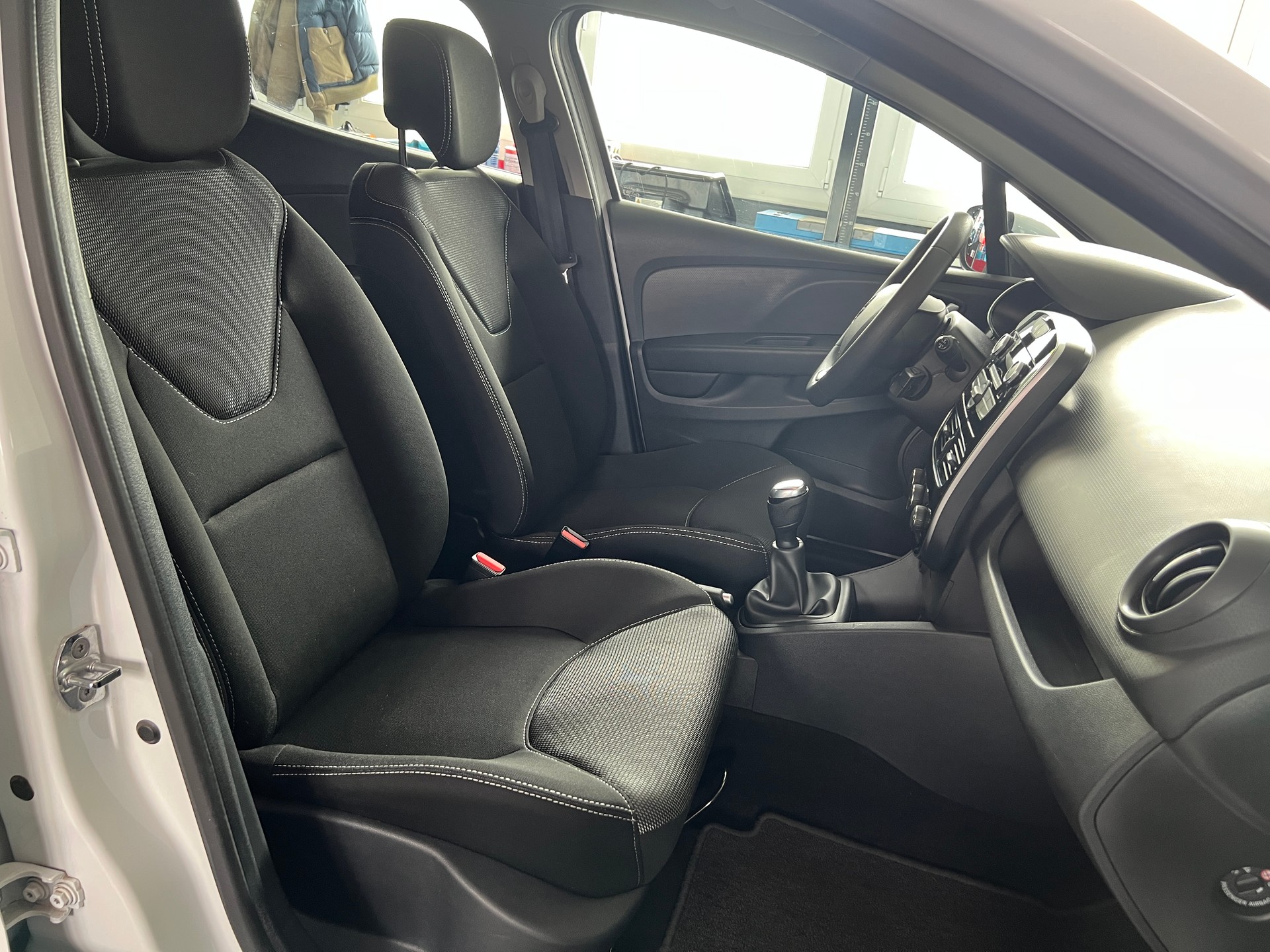 RENAULT Clio 1.2 16V Zen-image-6