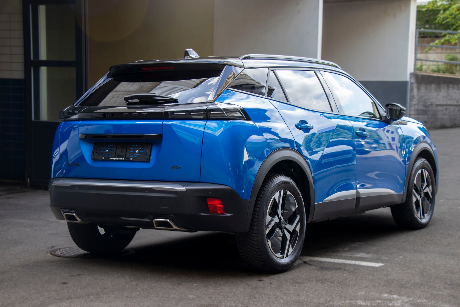 PEUGEOT 2008 1.2 PureTech GT-showroom-element-2