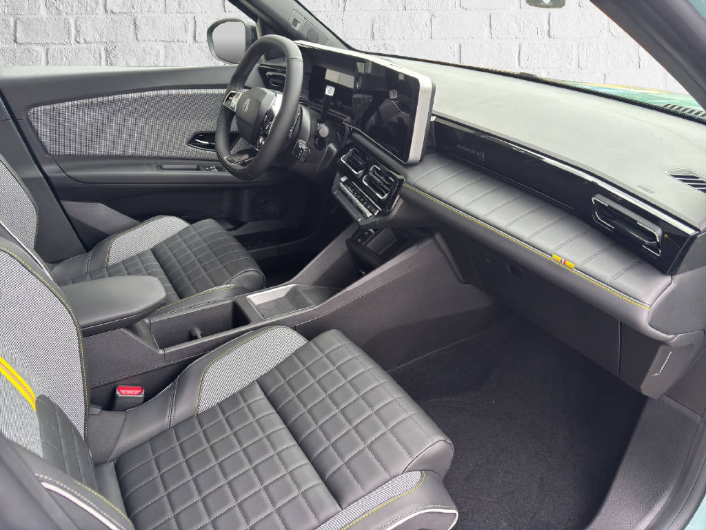 RENAULT R4 E-Tech Comfort Range iconic-image-9