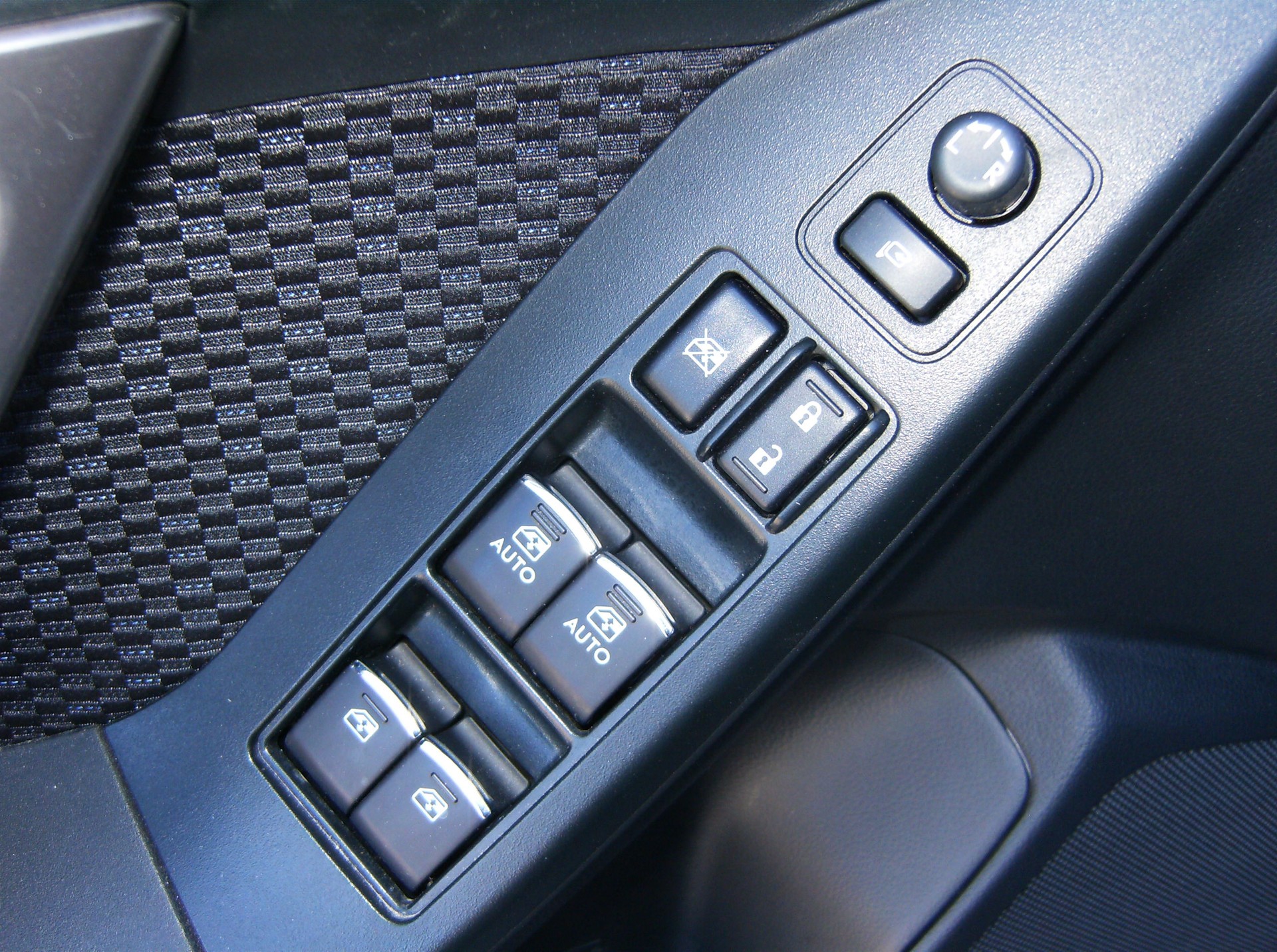 SUBARU Forester 2.0i Swiss-image-10