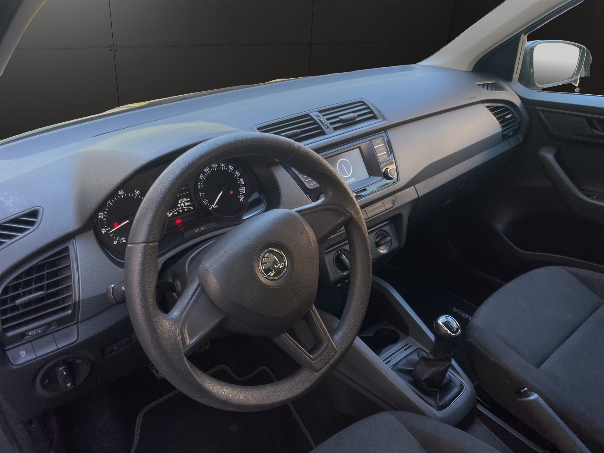 SKODA Fabia 1.0 Active-image-9