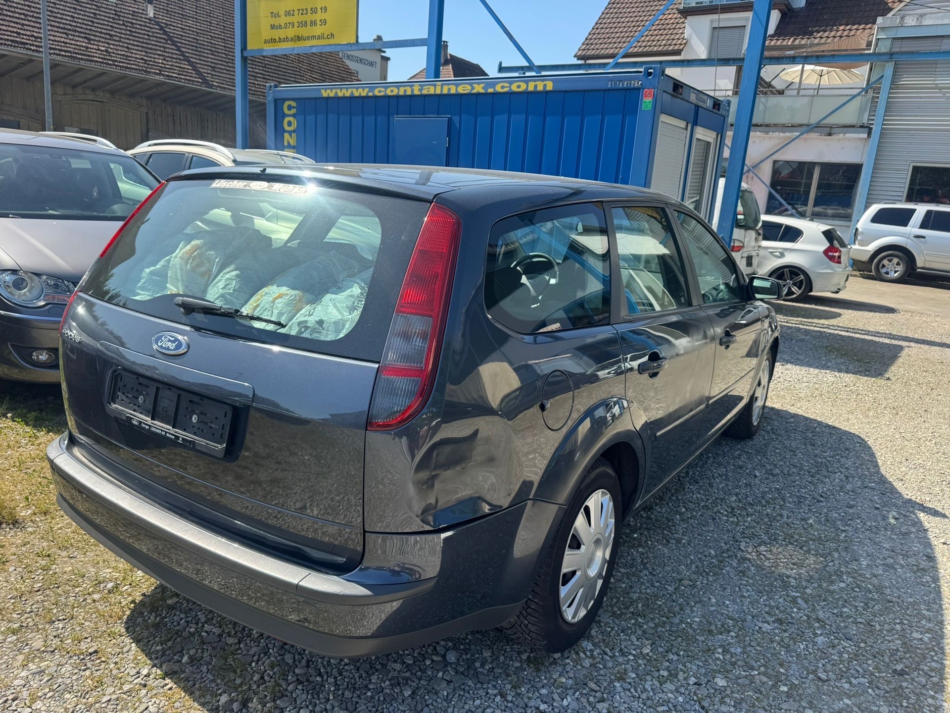 FORD Focus 1.8i Ghia-image-1