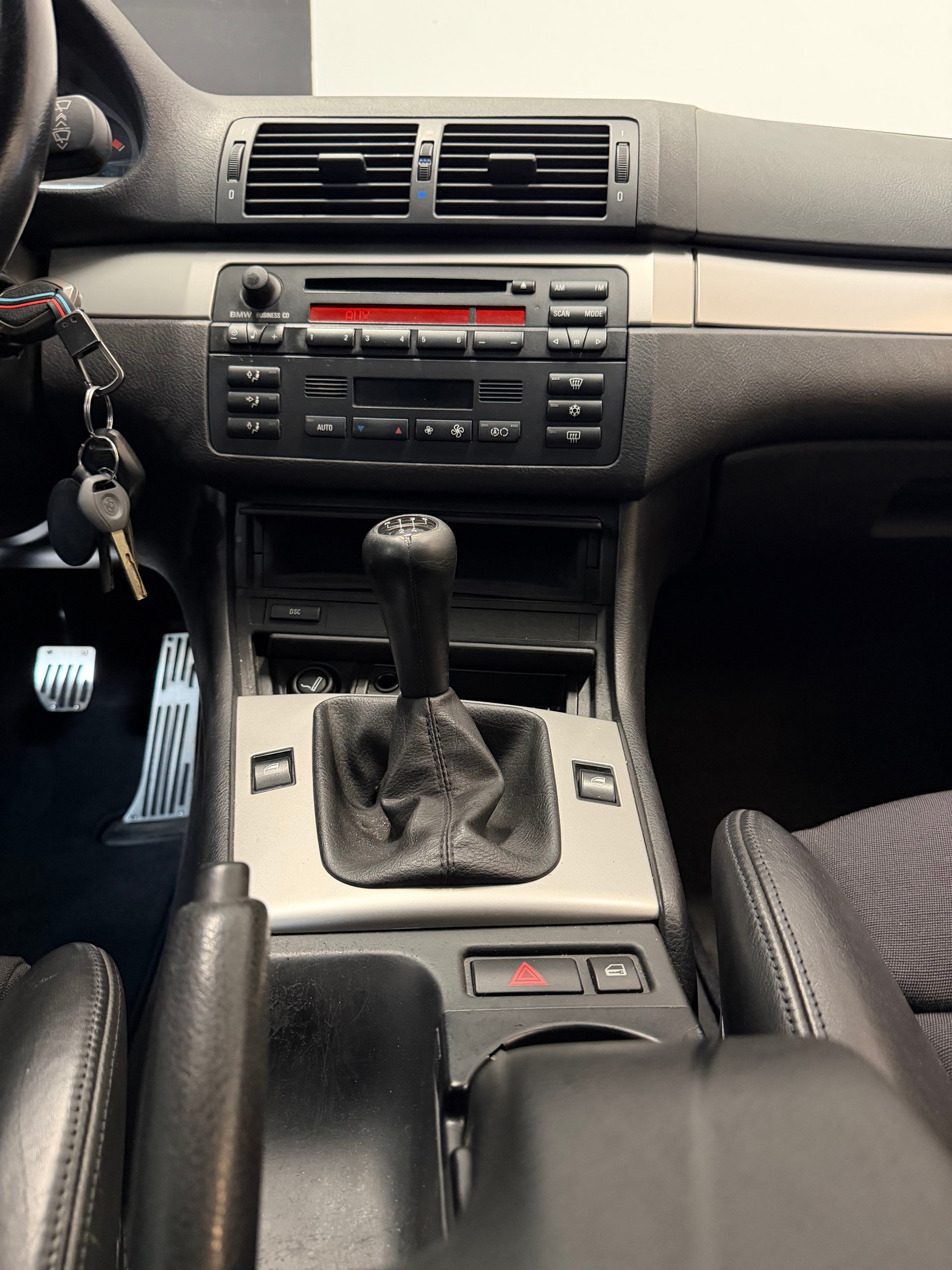 BMW 325i ***CH-Fahrzeug***-image-9