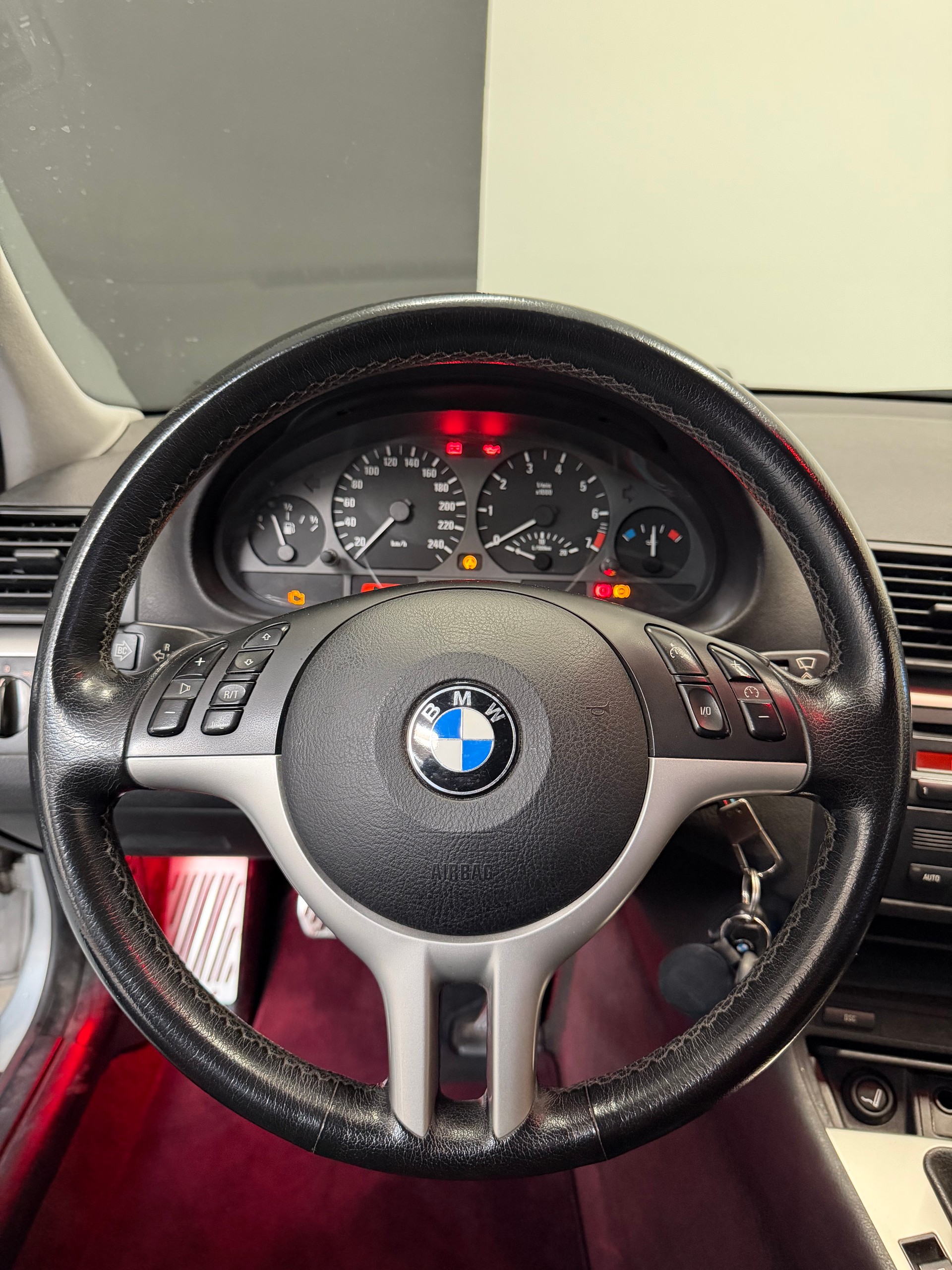 BMW 325i ***CH-Fahrzeug***-image-8