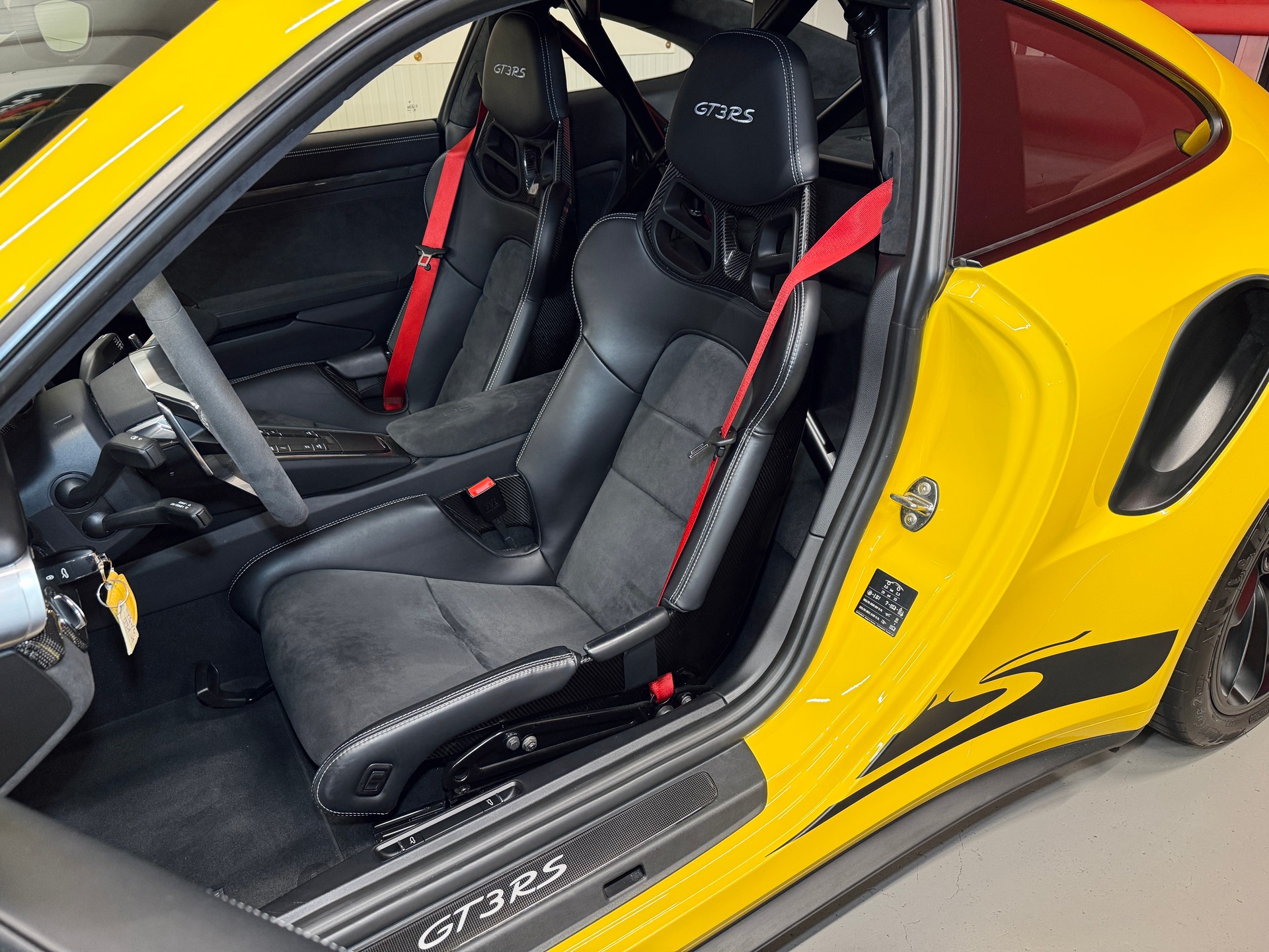 PORSCHE 911 GT3 RS PDK 991.1 „PTS Racing Yellow“-image-5
