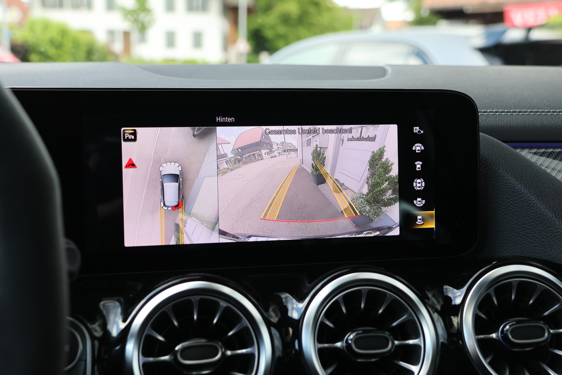 MERCEDES-BENZ GLA 45 S AMG 4Matic+ 8G-Speedshift DCT (CH)-image-23
