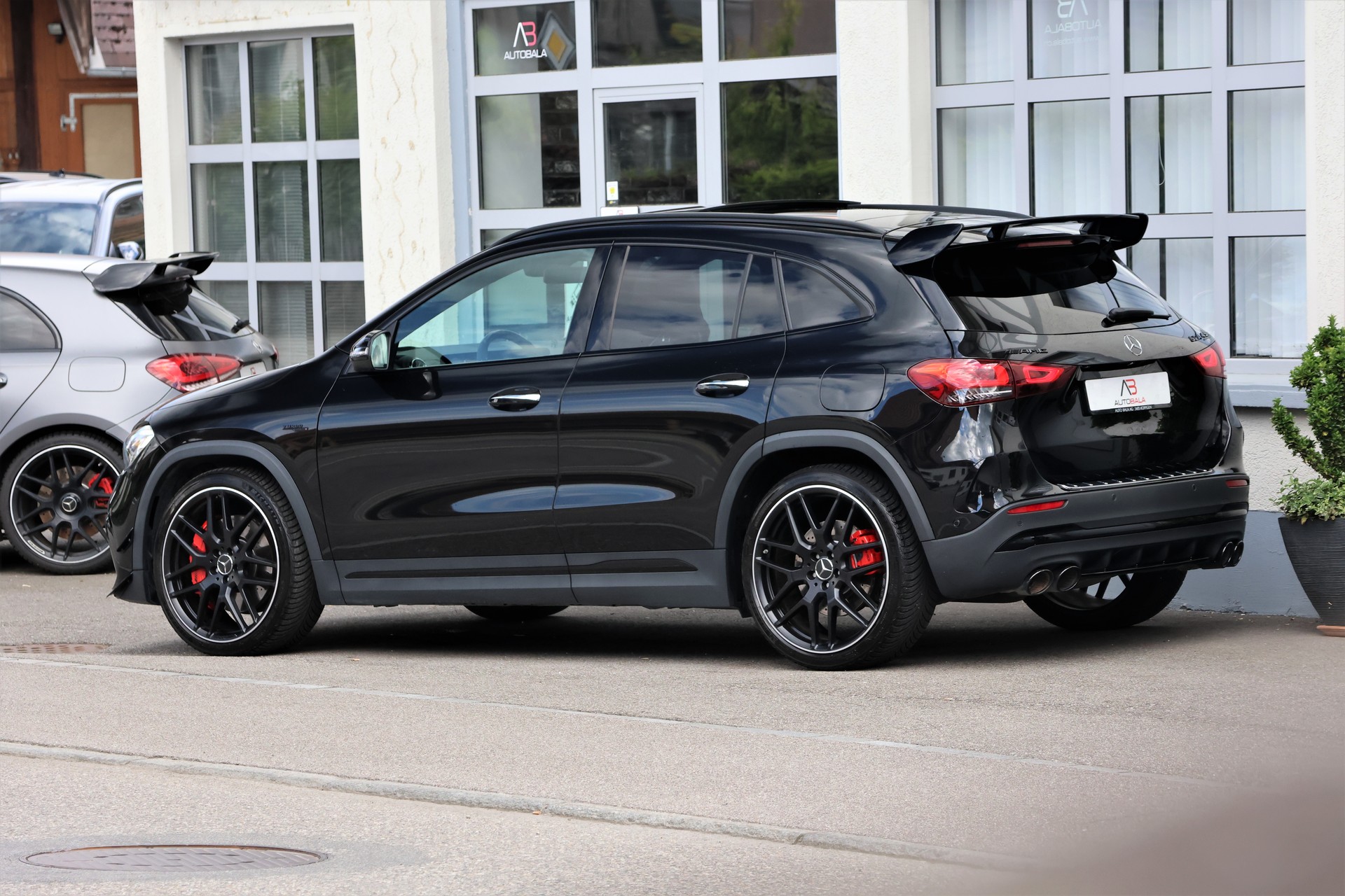 MERCEDES-BENZ GLA 45 S AMG 4Matic+ 8G-Speedshift DCT (CH)-image-4