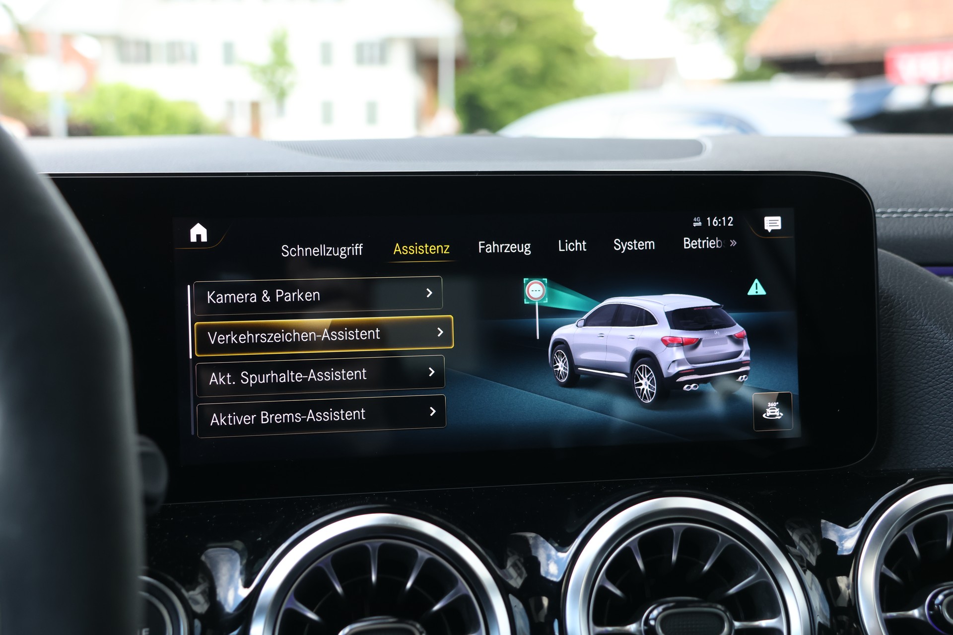 MERCEDES-BENZ GLA 45 S AMG 4Matic+ 8G-Speedshift DCT (CH)-image-24