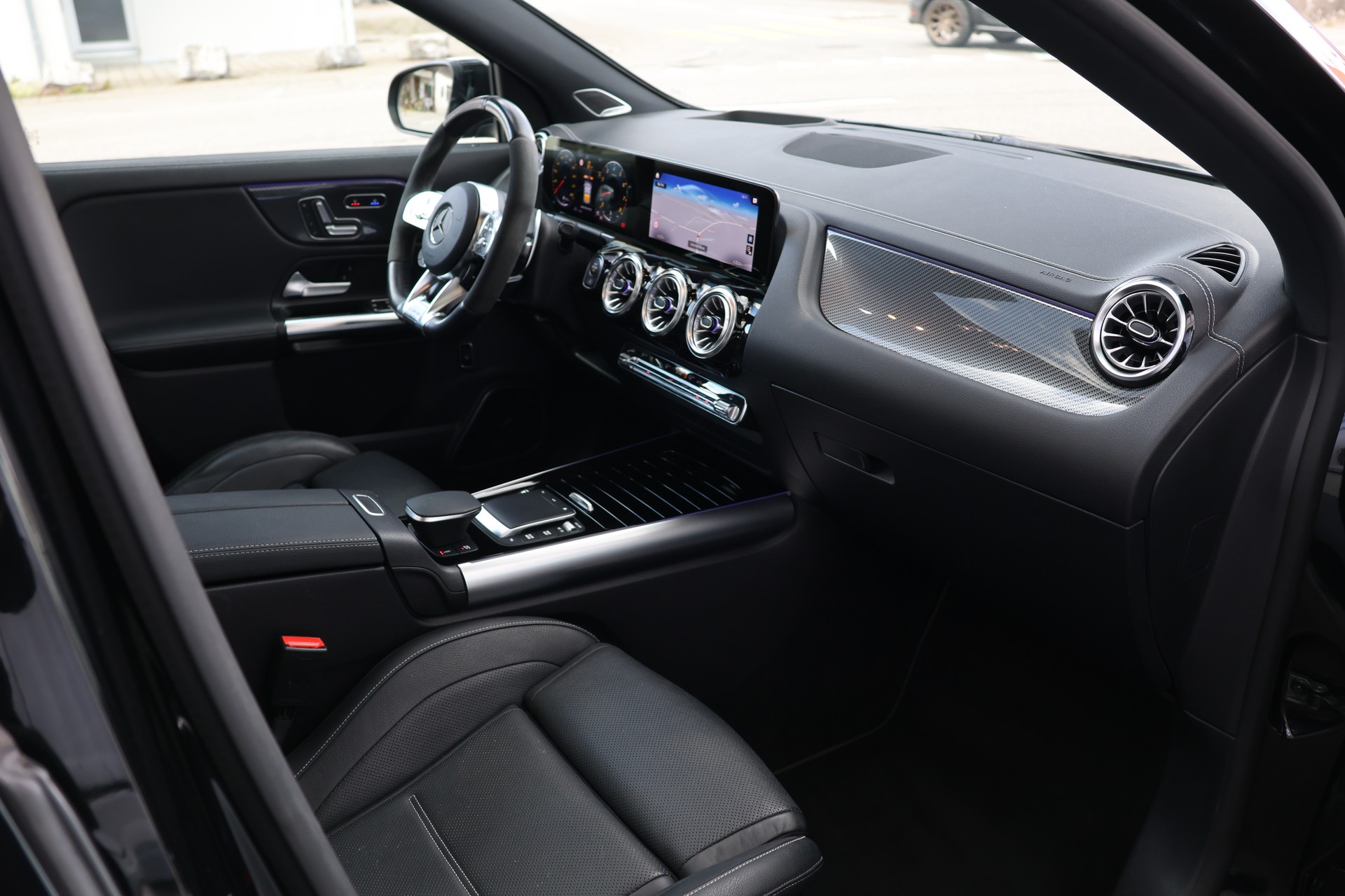 MERCEDES-BENZ GLA 45 S AMG 4Matic+ 8G-Speedshift DCT (CH)-image-19