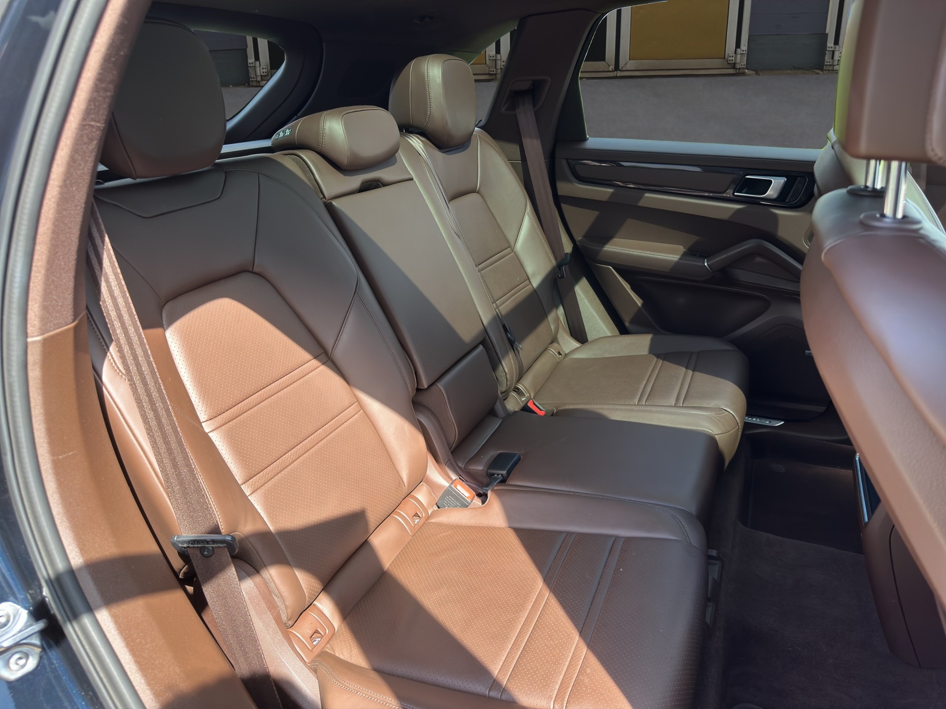 PORSCHE Cayenne E-Hybrid-image-13