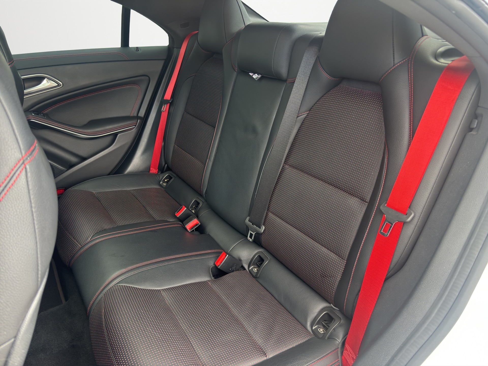 MERCEDES-BENZ CLA-Klasse C117 CLA 45 AMG 4m-image-7