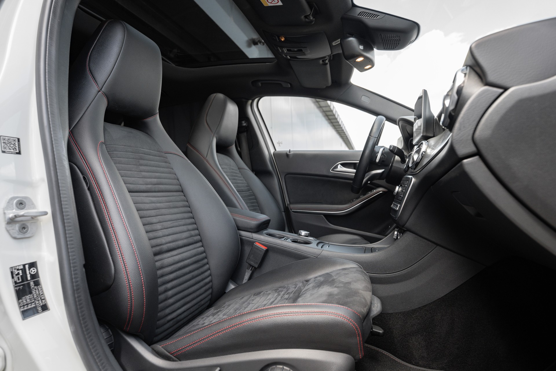 MERCEDES-BENZ GLA 220 AMG Line 4Matic 7G-DCT-image-10