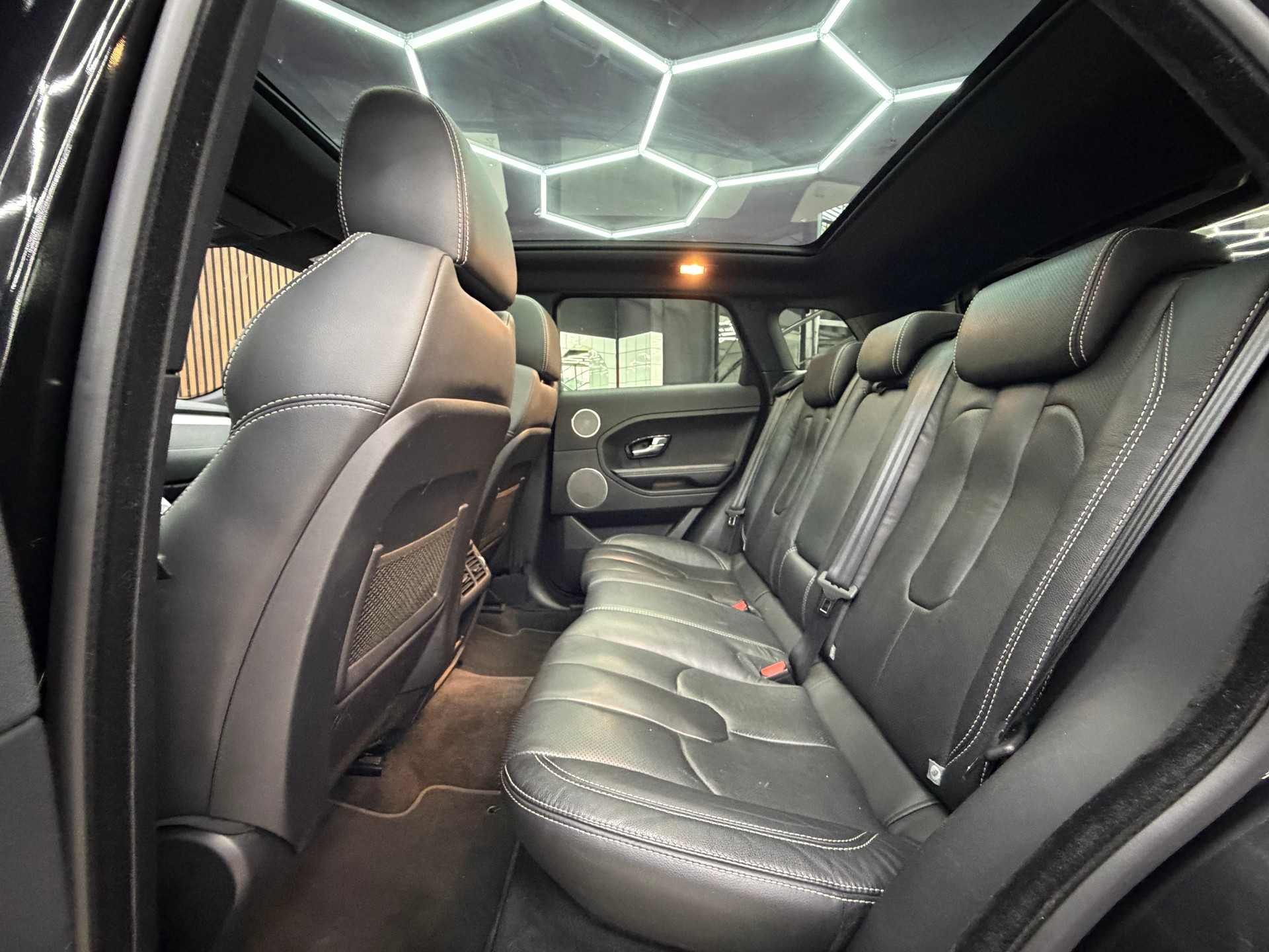 LAND ROVER Range Rover Evoque 2.0 Si4 Dynamic AT9-image-13