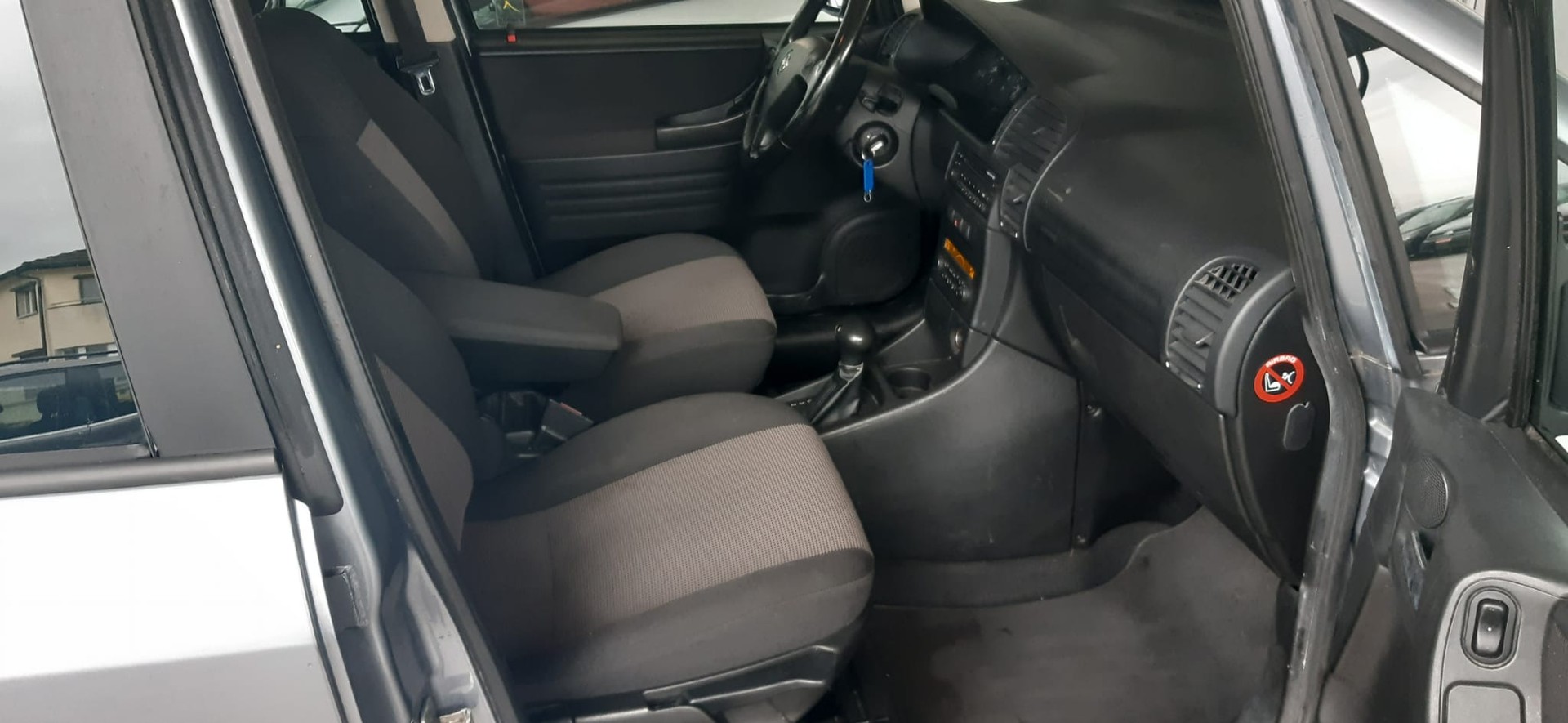 OPEL Zafira 2.2i 16V Elegance-image-11