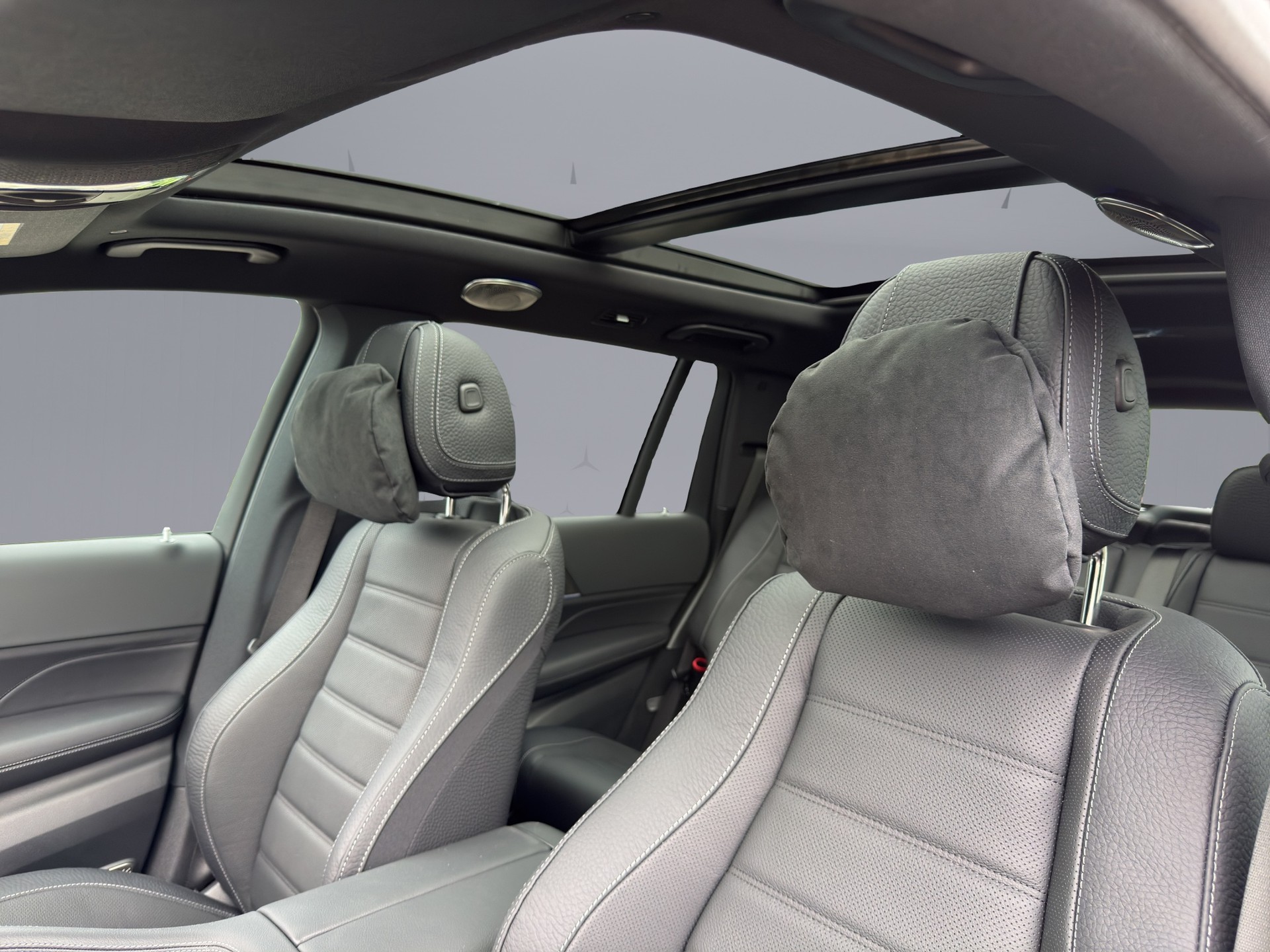 MERCEDES-BENZ GLS 450 AMG Line 4matic-image-23