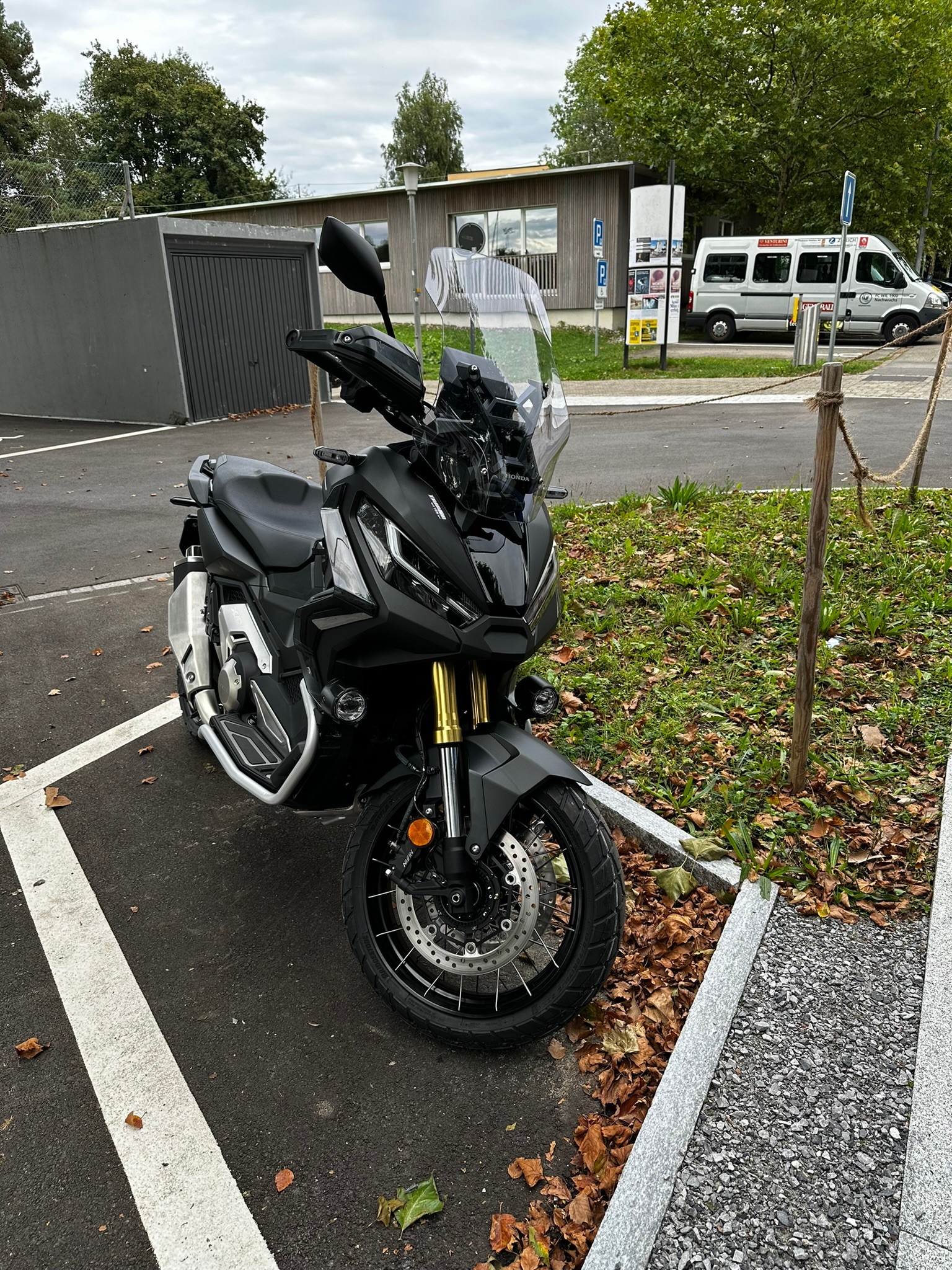 HONDA X-ADV 750 (35kW)-image-1