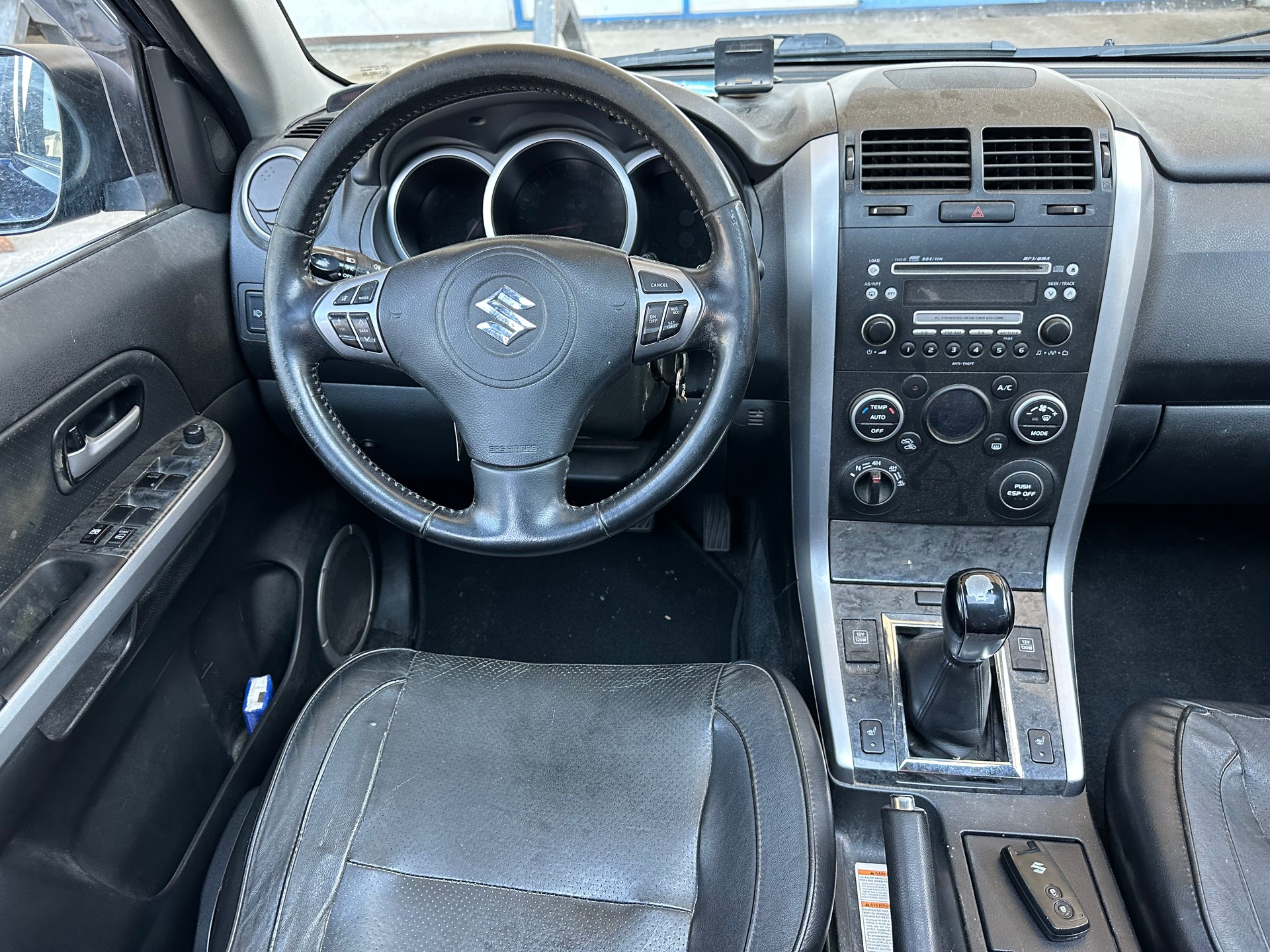 SUZUKI Grand Vitara 2.4 16V GL Top Barry-image-10