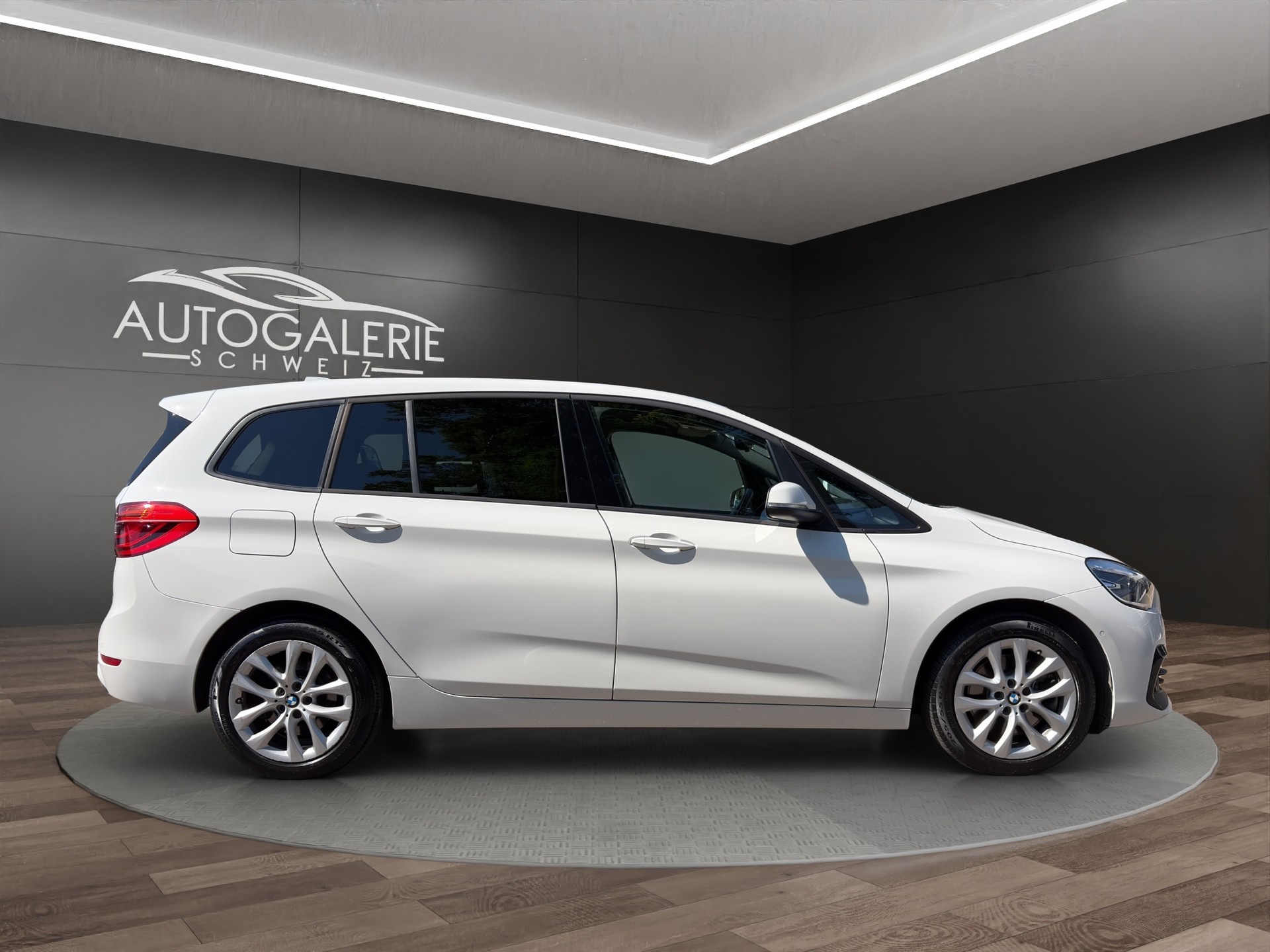 BMW 220d xDrive Gran Tourer | CH Fzg. | Driving Assistant Plus | Kamera | LED Scheinw. | HeadUp | Sportsitze |-image-5