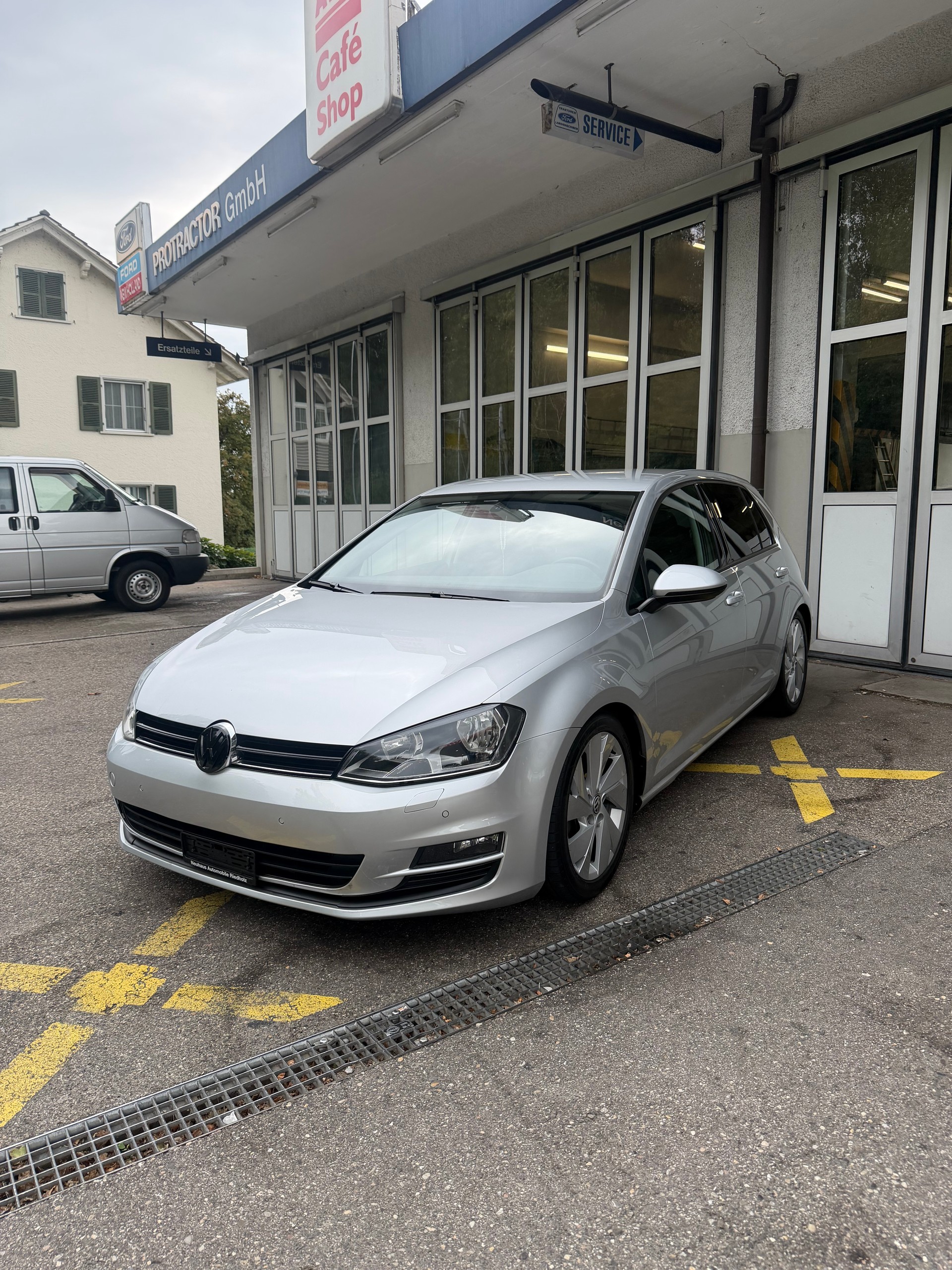 VW Golf 2.0 TDI Highline 4Motion-showroom-element-1