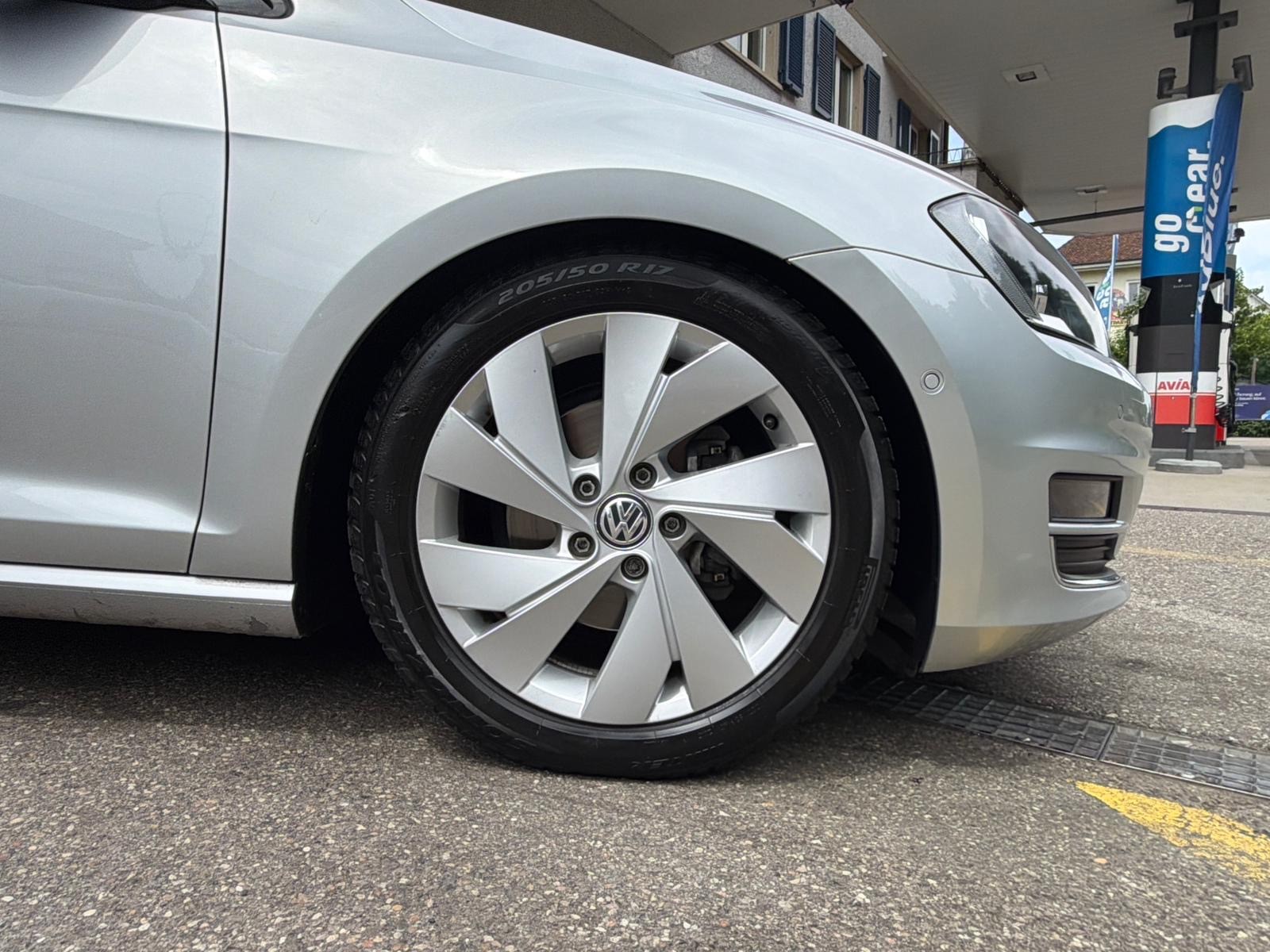 VW Golf 2.0 TDI Highline 4Motion-image-4