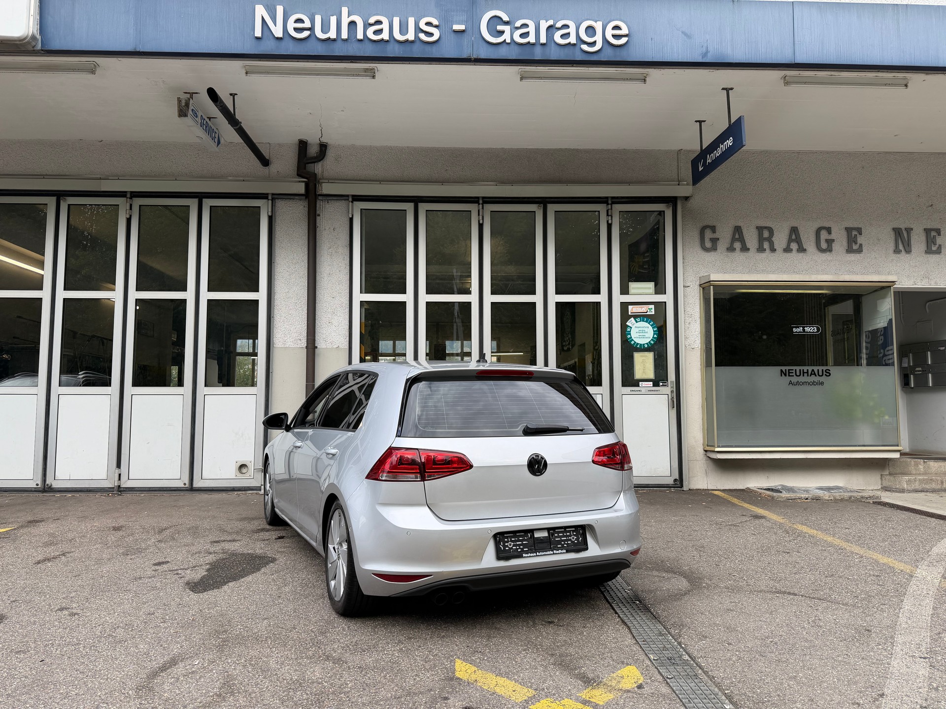 VW Golf 2.0 TDI Highline 4Motion-showroom-element-2