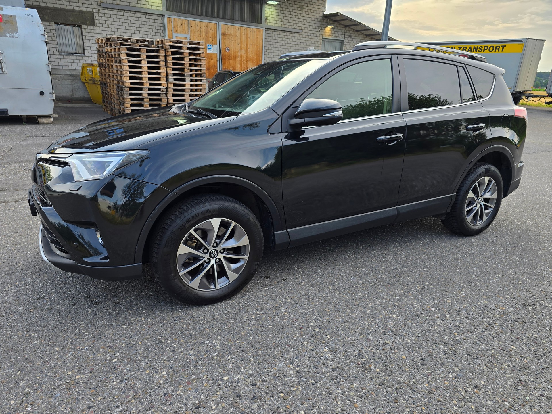 TOYOTA RAV-4 2.5 HSD Style e-CVT-showroom-element-2