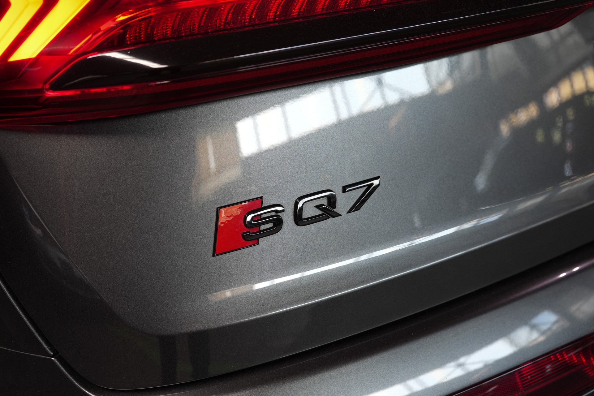 AUDI SQ7 TFSI quattro tiptronic-image-6