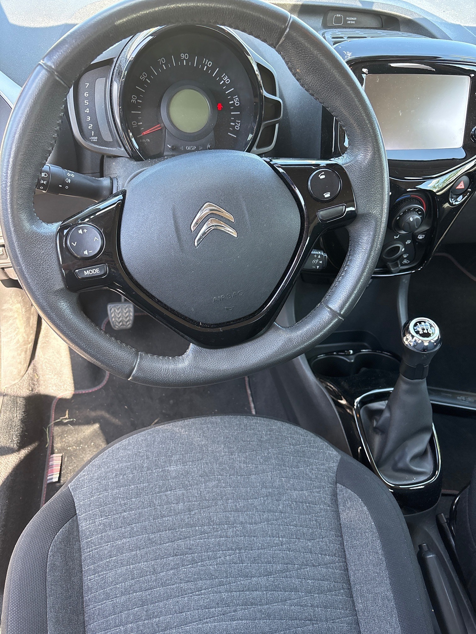 CITROEN C1 1.2 PureTech Shine Airscape-image-10