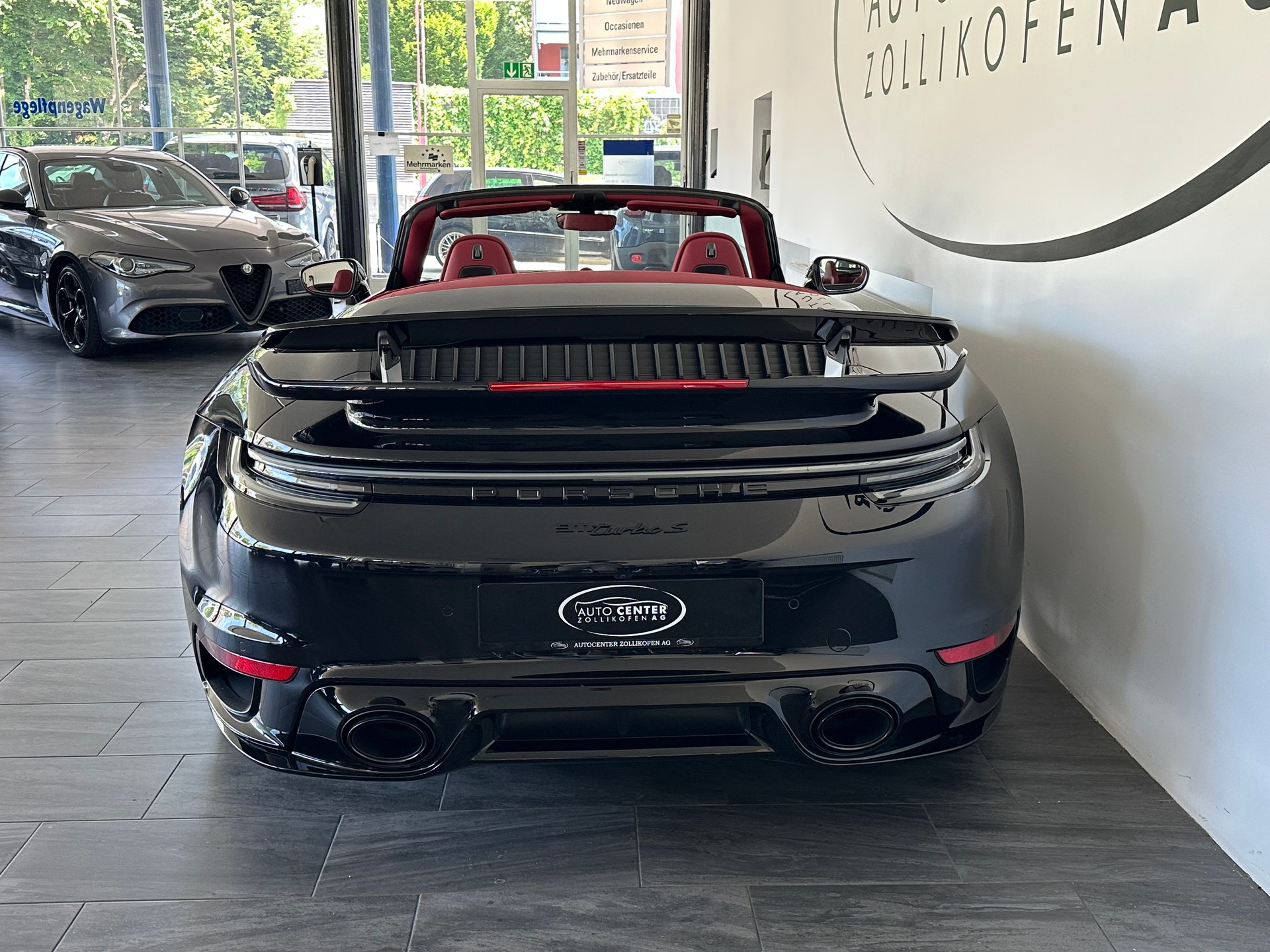 PORSCHE 911 Turbo S Cabriolet PDK-image-6