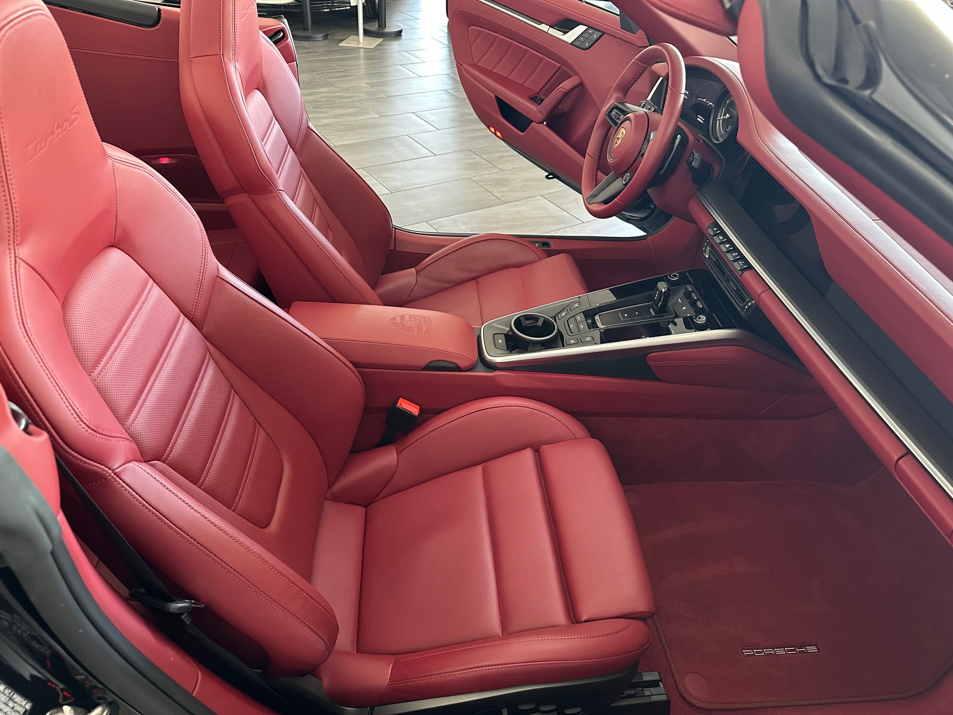 PORSCHE 911 Turbo S Cabriolet PDK-image-11