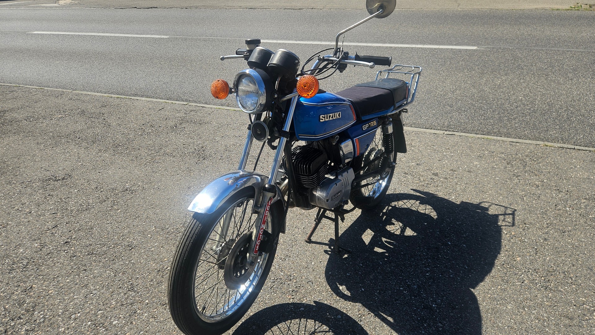 SUZUKI GP 125-image-2