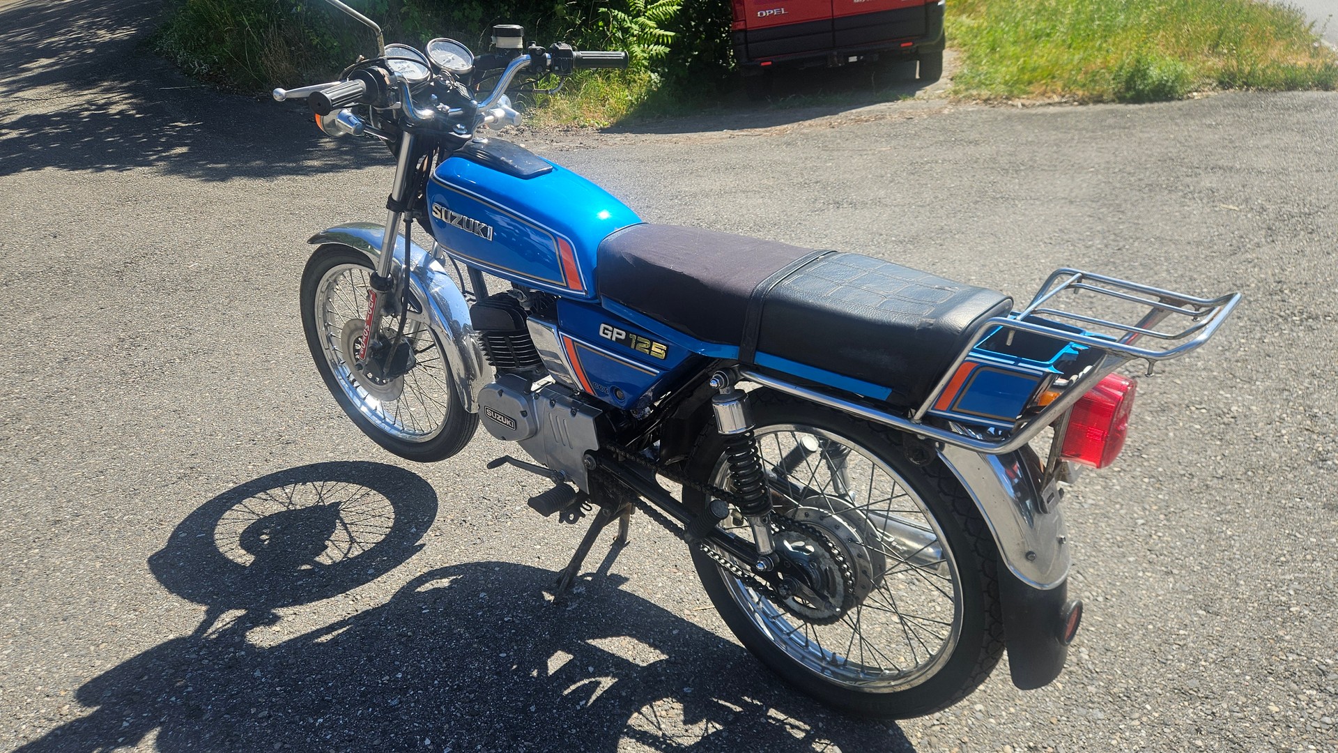 SUZUKI GP 125-image-1