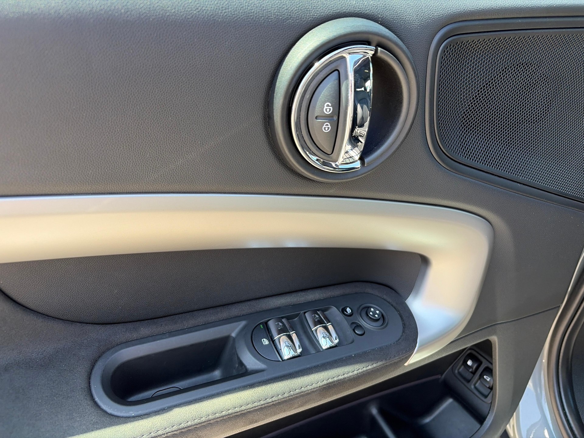 MINI Countryman F60 1.5i Cooper S E ALL4 Trafalgar Edition-image-12