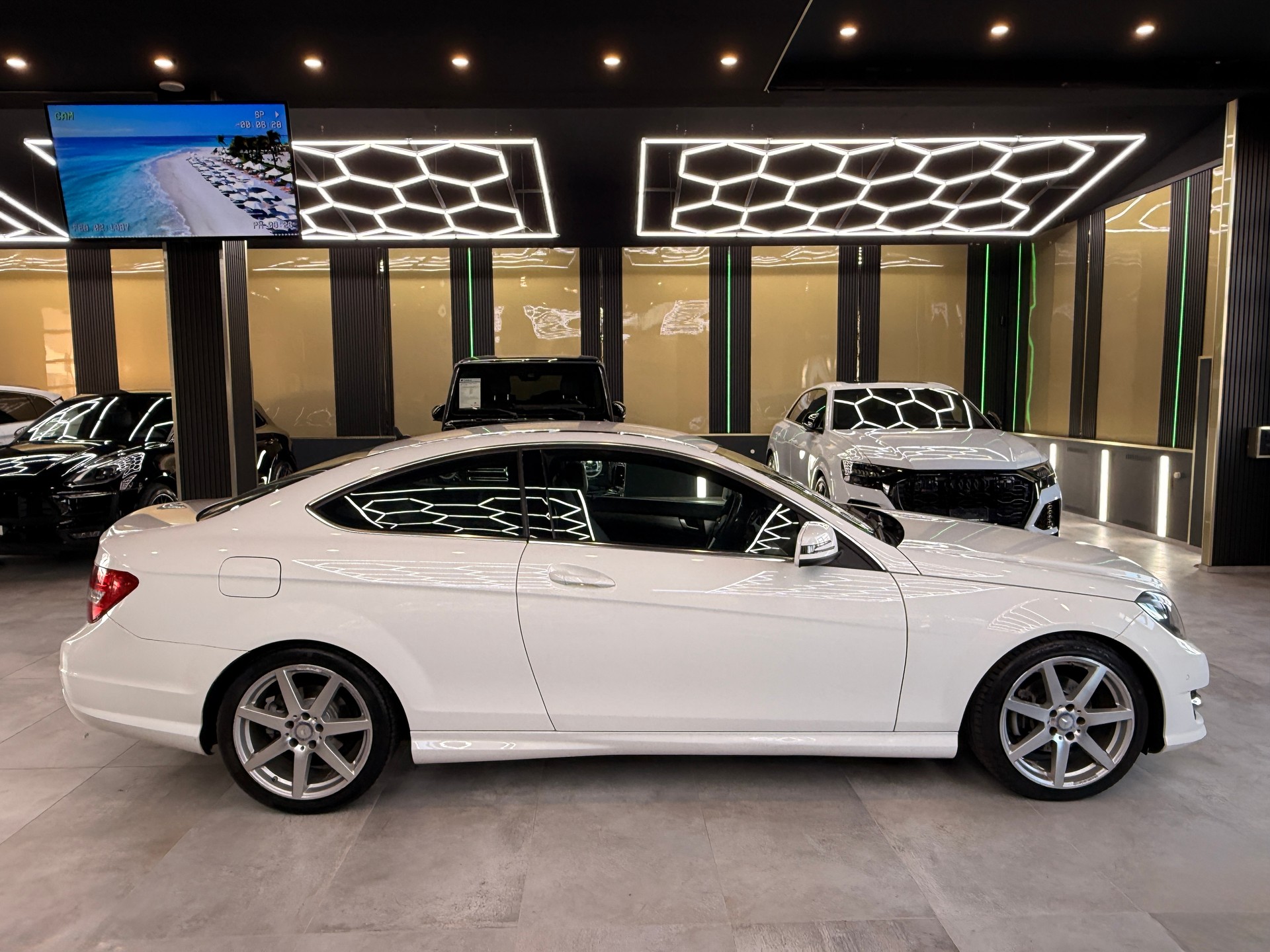 MERCEDES-BENZ C 180 Coupé 7G-Tronic-showroom-element-3