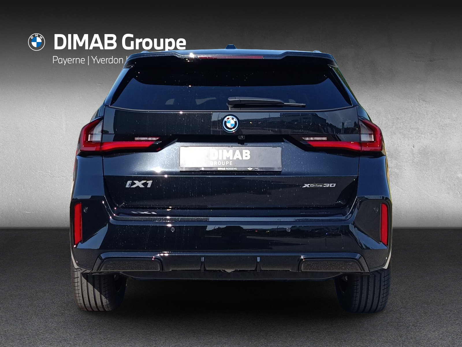 BMW iX1 xDrive 30 M Sport-showroom-element-3