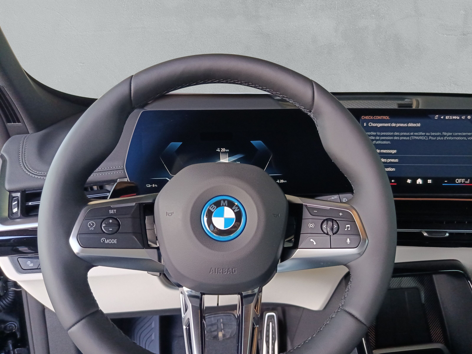 BMW iX1 xDrive 30 M Sport-image-18
