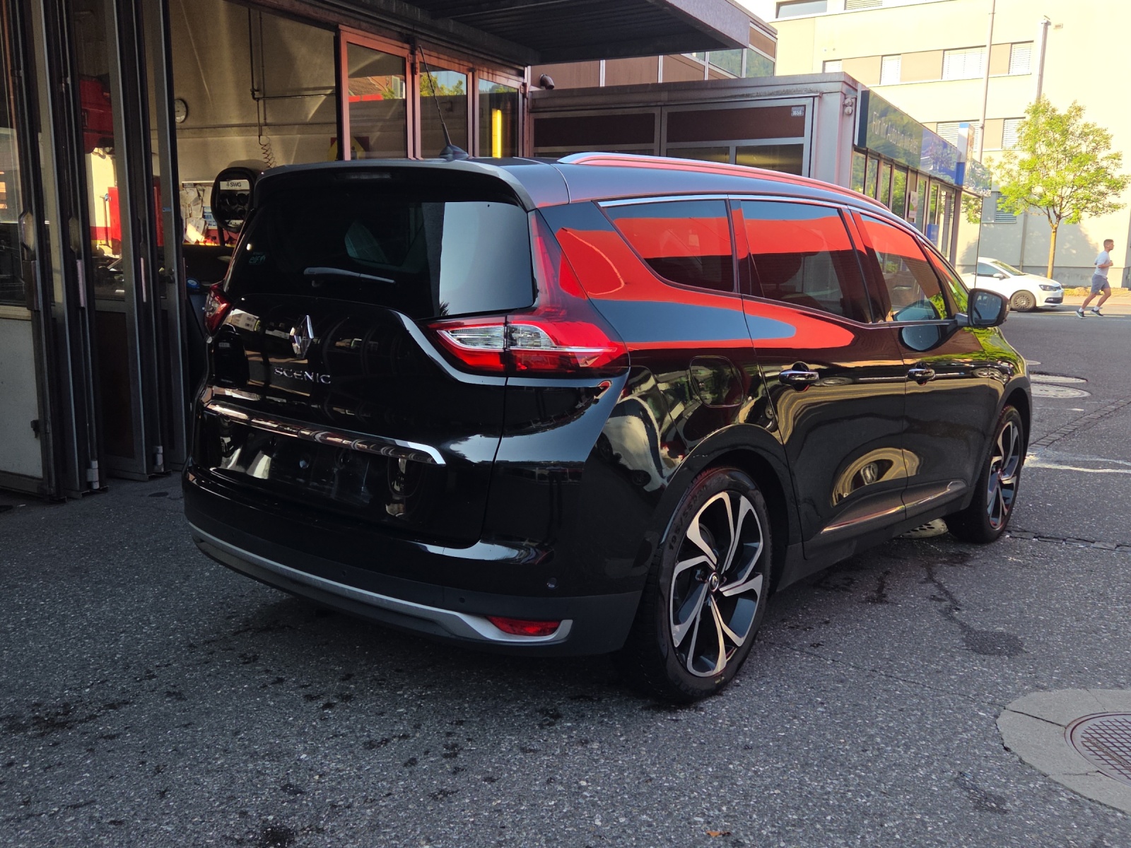 RENAULT GrScénic 1.3 16V T Intens-image-10