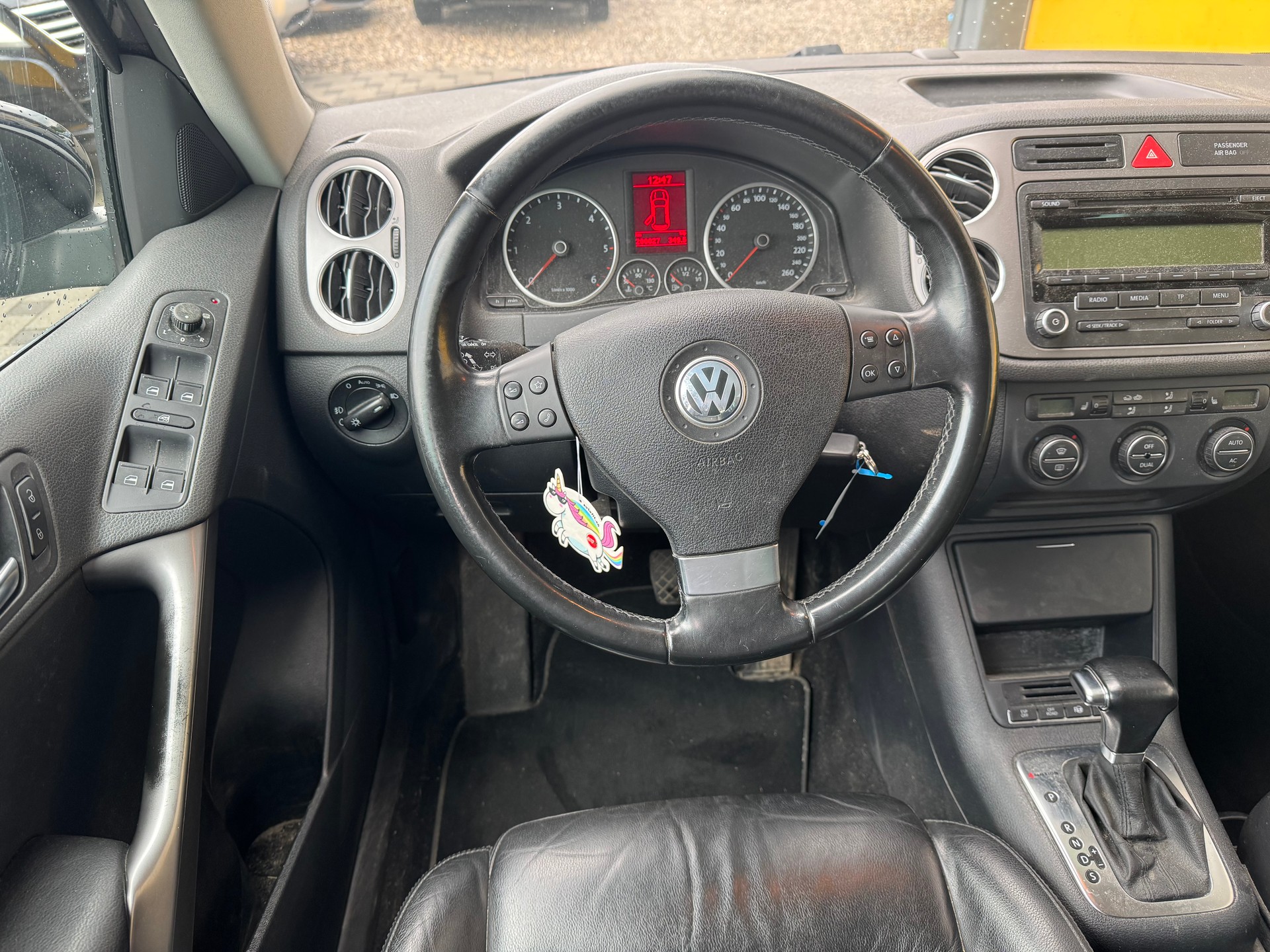 VW Tiguan 2.0 TDI Sport&Style Tiptronic-image-12