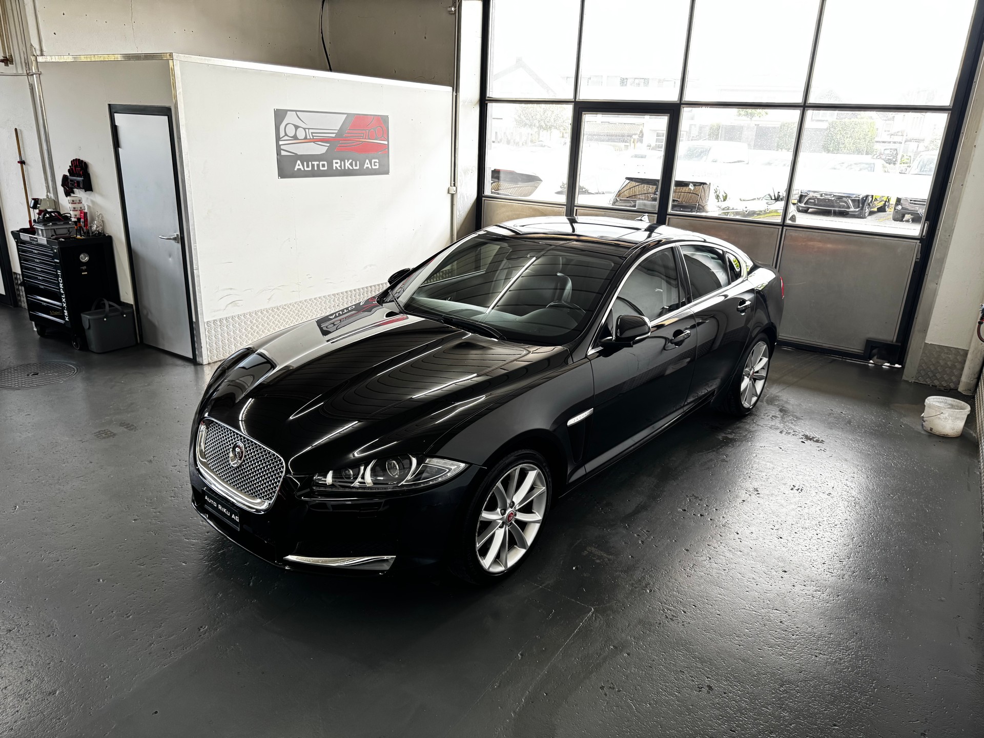 JAGUAR XF 3.0 V6 S/C Premium Luxury 4x4-image-4