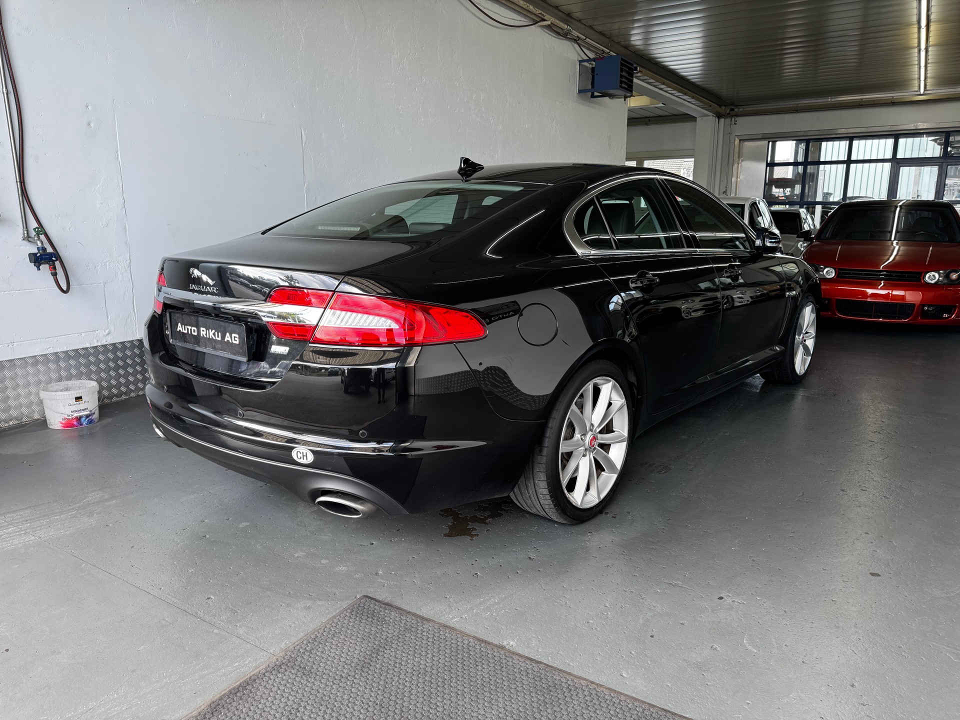 JAGUAR XF 3.0 V6 S/C Premium Luxury 4x4-image-8