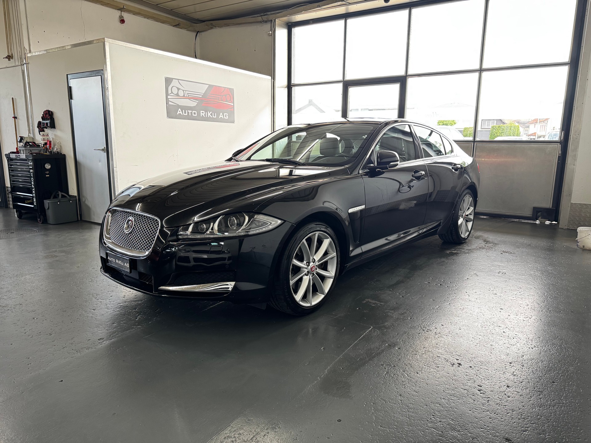 JAGUAR XF 3.0 V6 S/C Premium Luxury 4x4-image-5