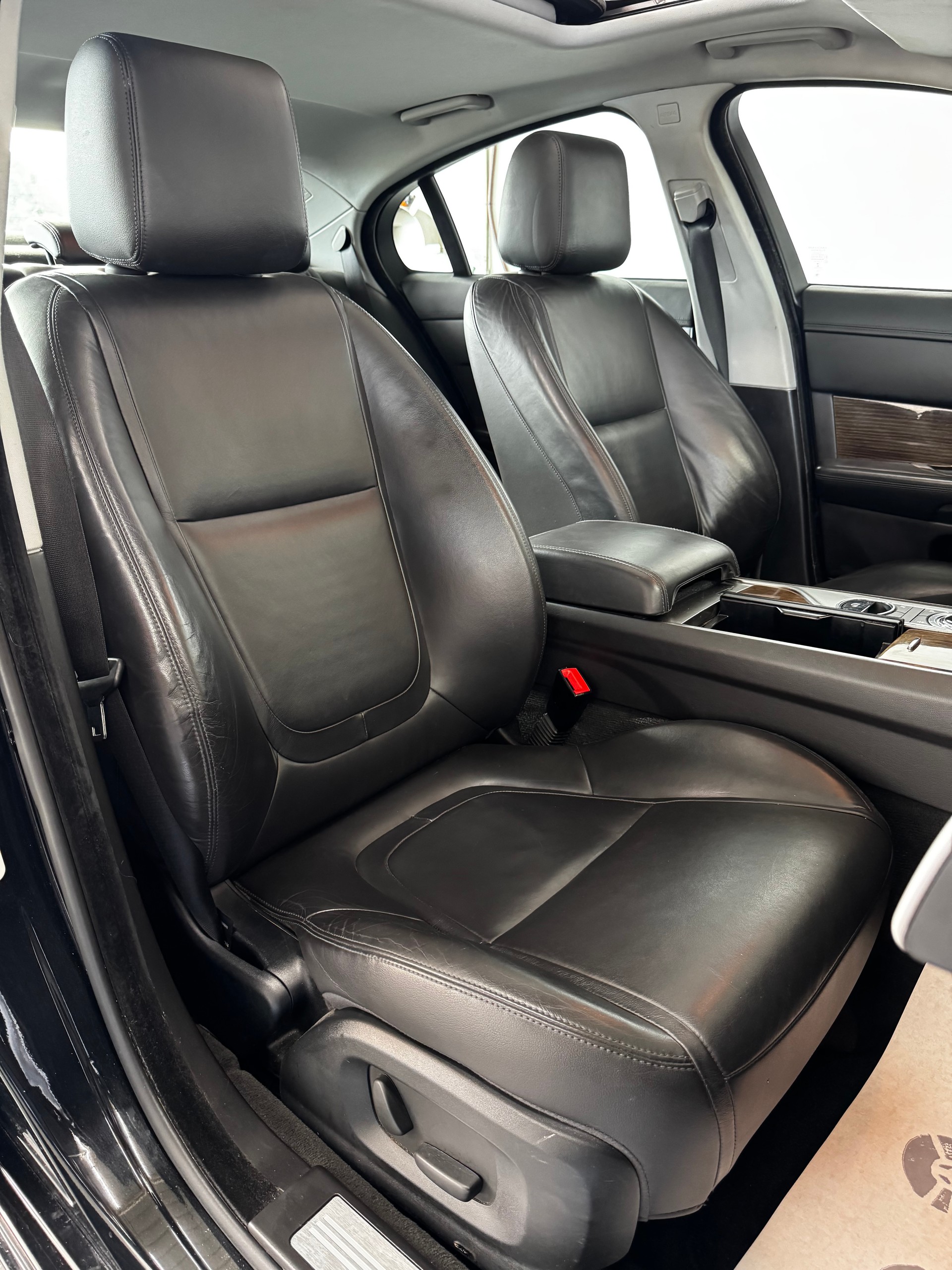 JAGUAR XF 3.0 V6 S/C Premium Luxury 4x4-image-21
