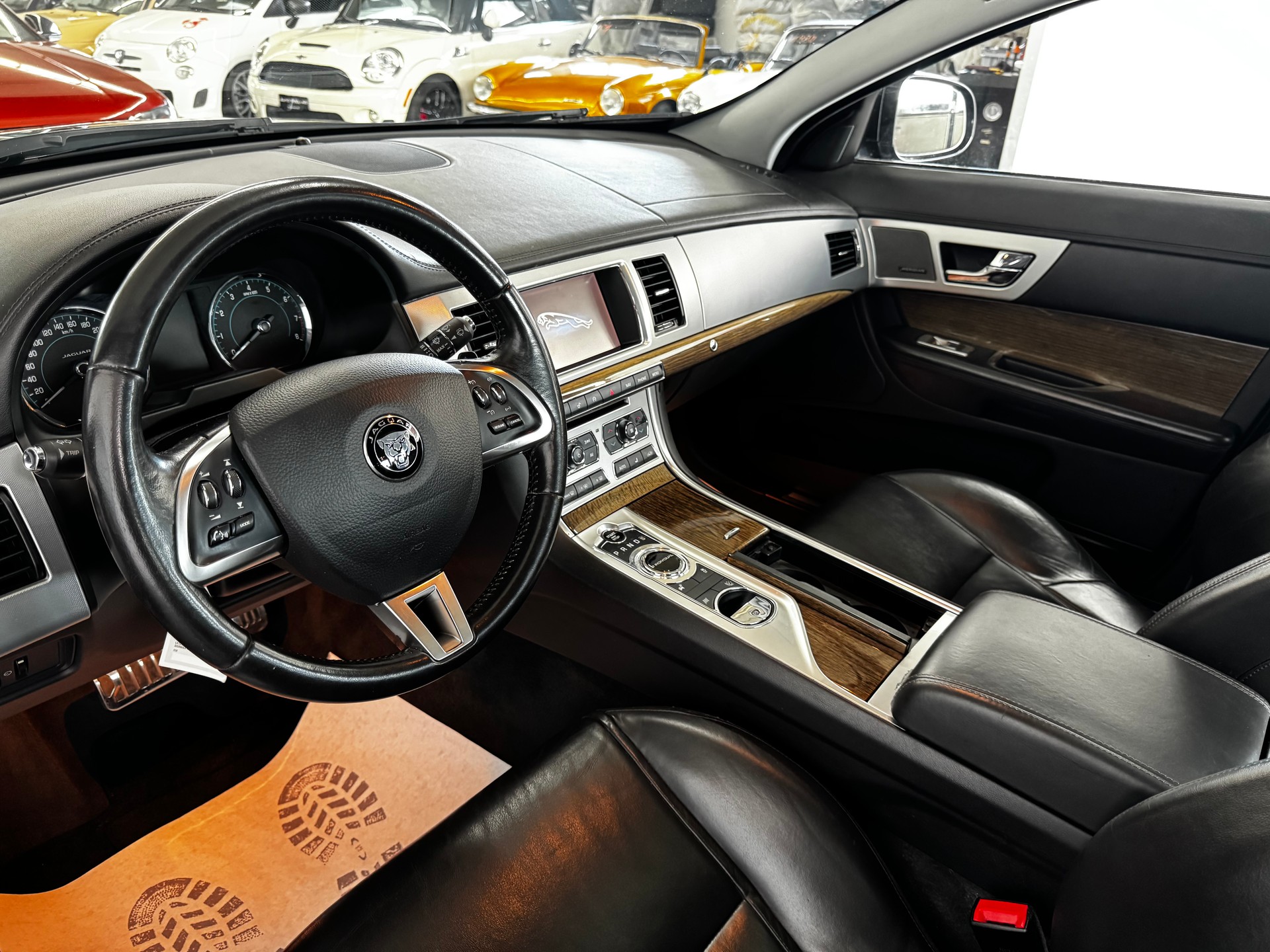 JAGUAR XF 3.0 V6 S/C Premium Luxury 4x4-image-12