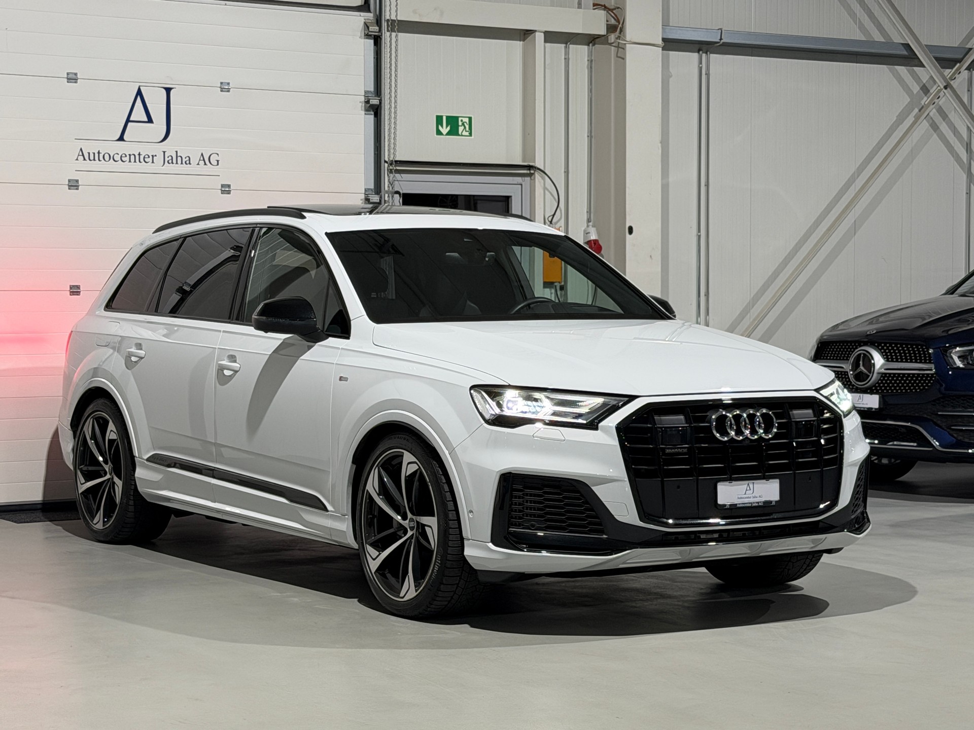 AUDI Q7 55 TFSI S Line quattro tiptronic 7 Platz - AHK 3.5T-image-4